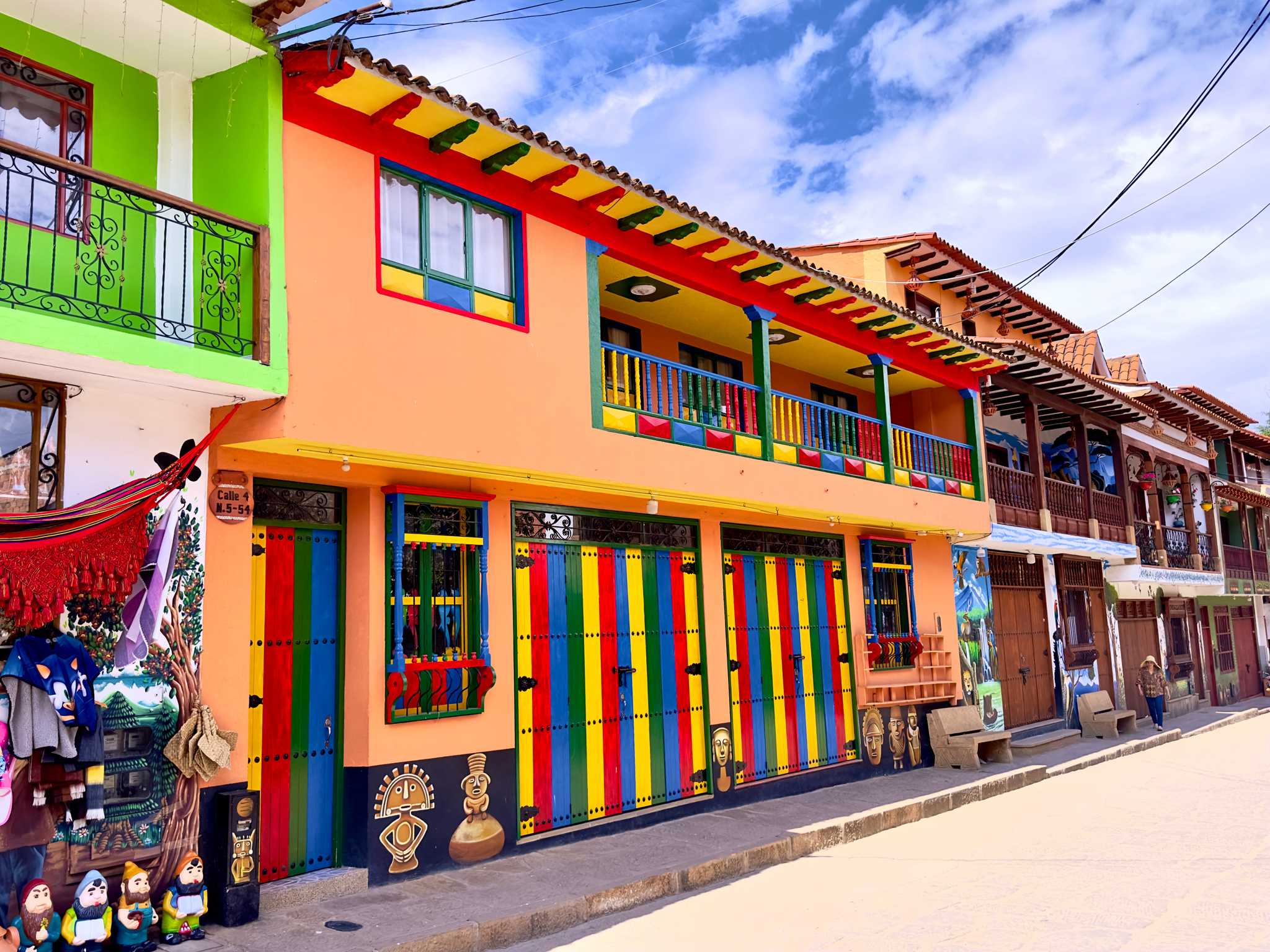 Visit Raquira on the way from bogota-co to villa-de-leyva-co with Daytrip