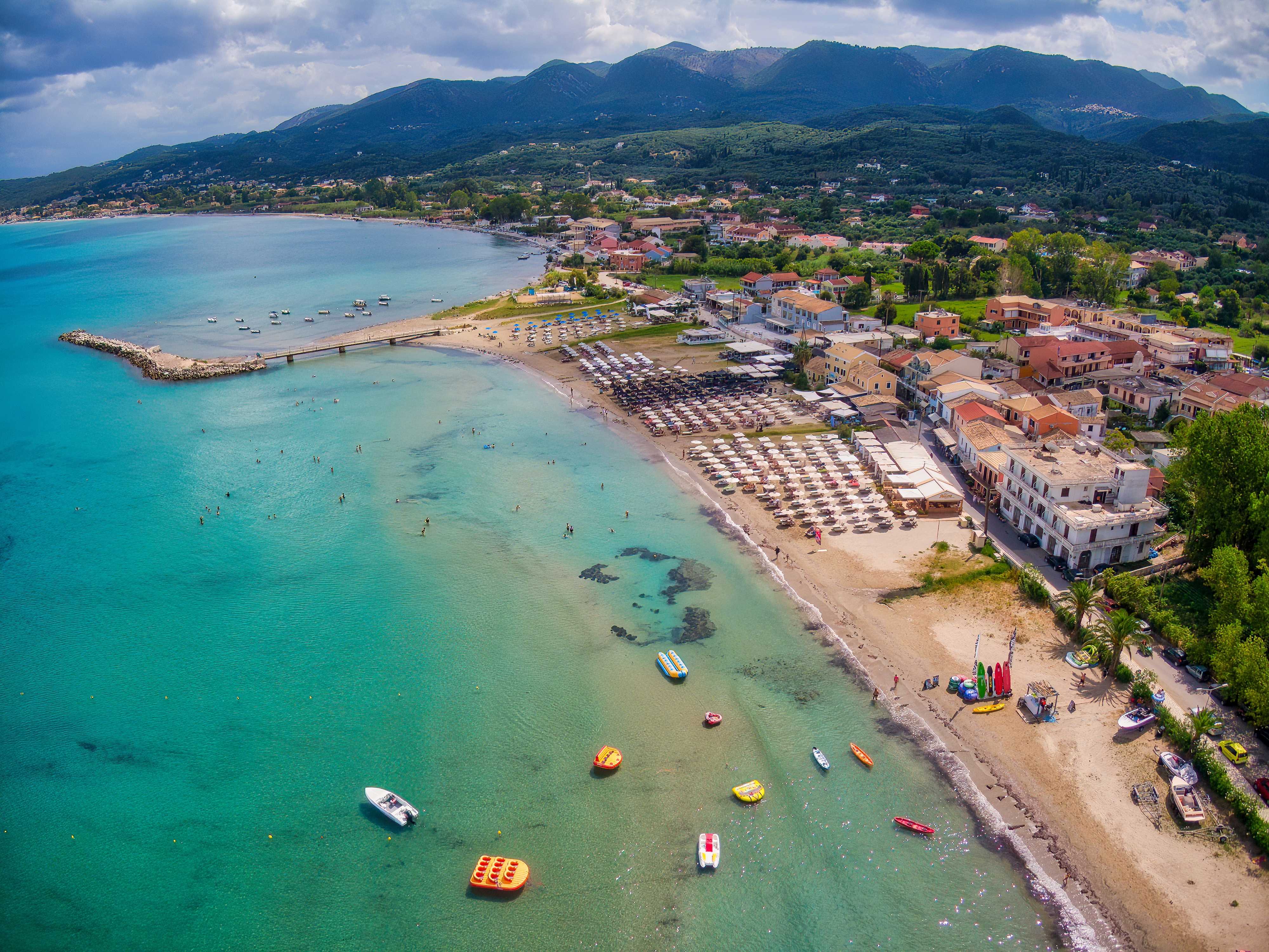 Private transfers around Roda: Greece with Daytrip