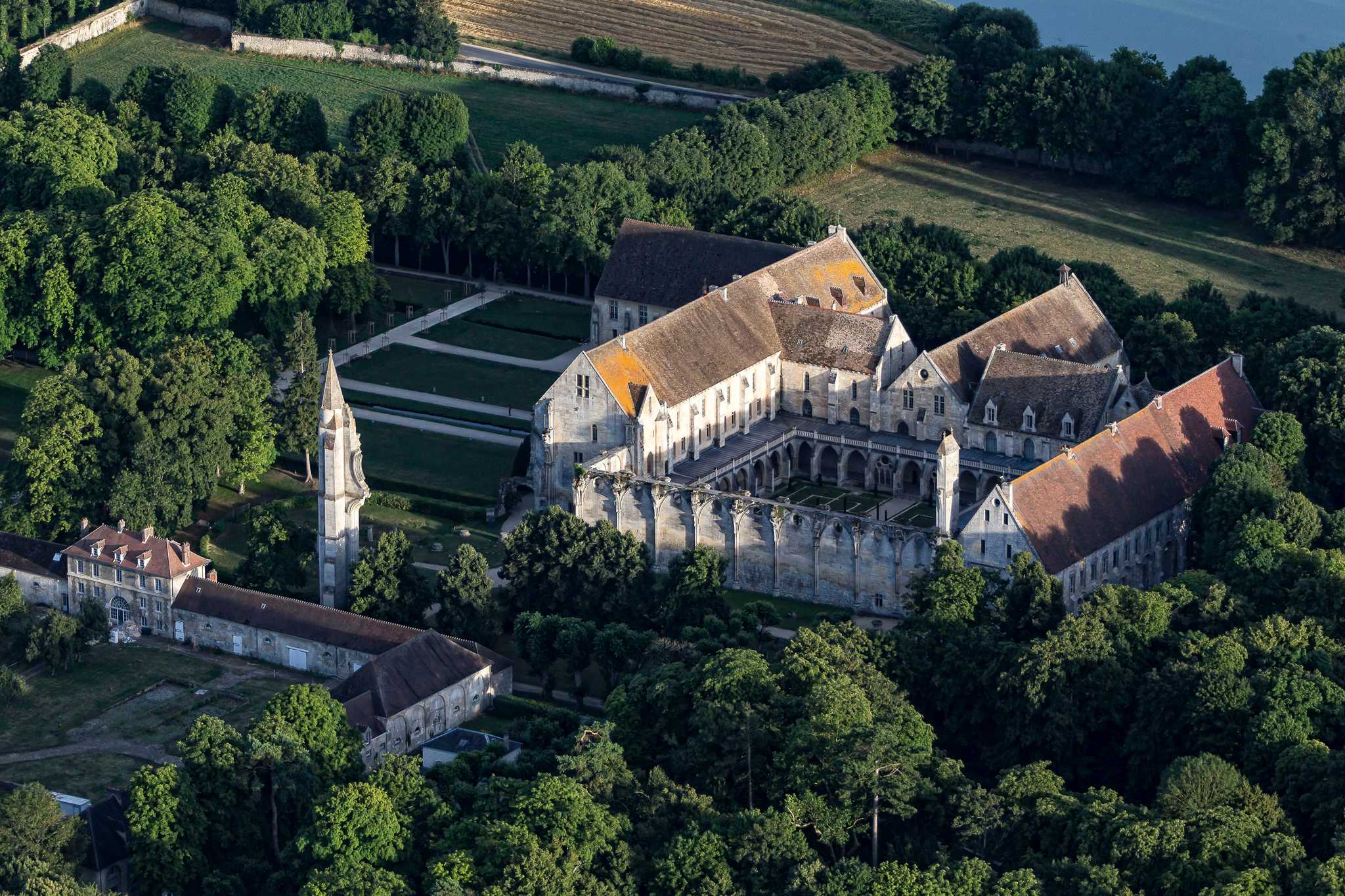 Royaumont Abbey पर निजी दिन की यात्रा में यात्रा ठहराव La Roche-Guyon से