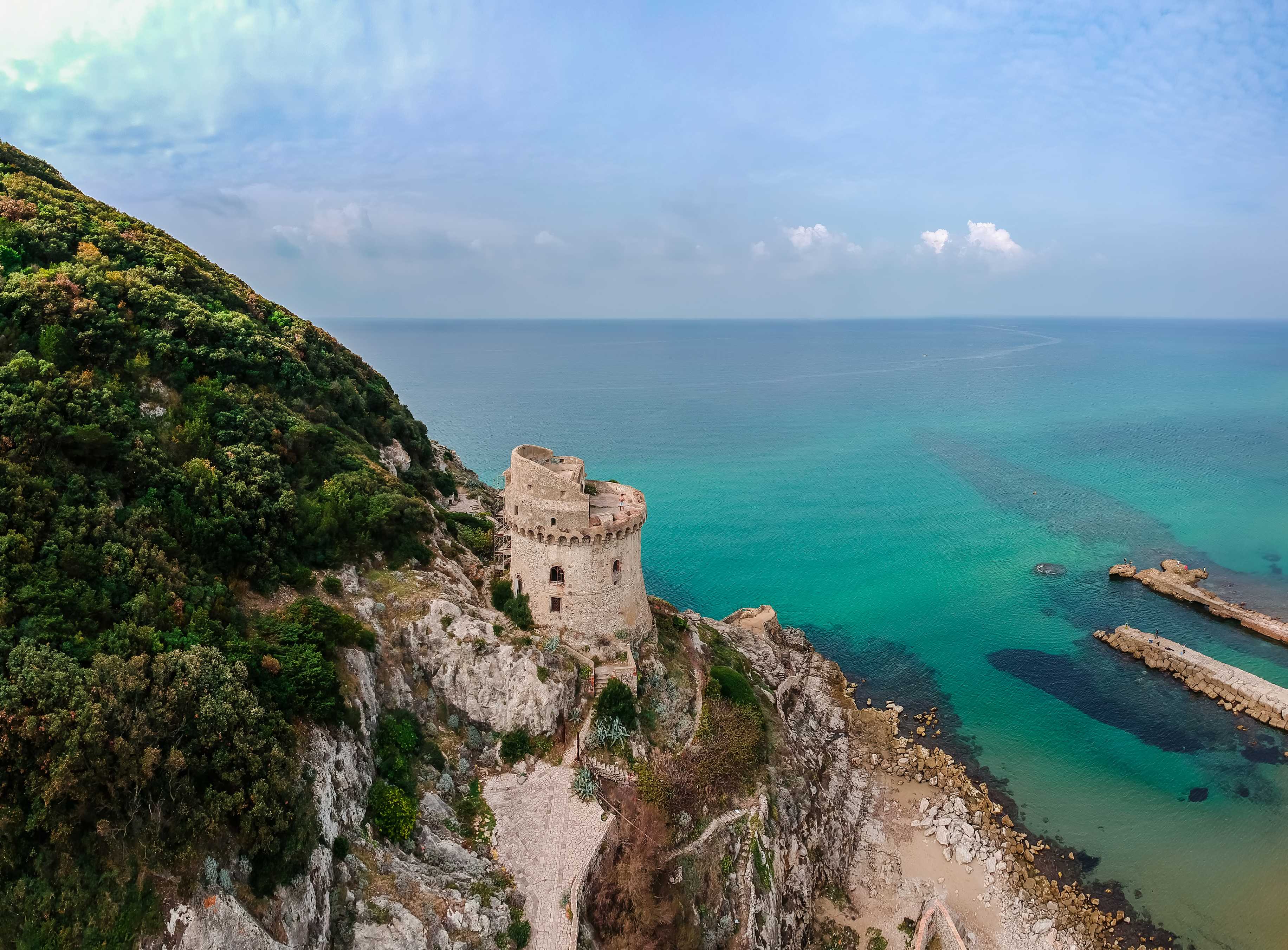 Reiseinspiration für Italy on Film | Bond, Italian Cinema & Historic Sites - Private Tagesausflüge von Daytrip