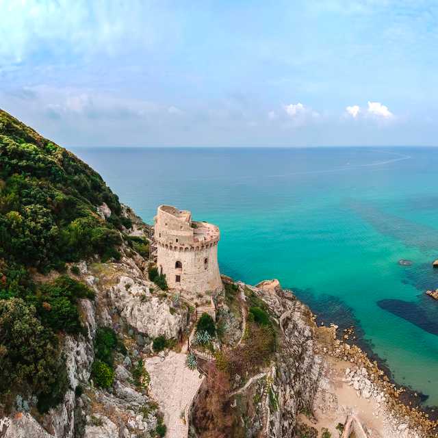 Viagens personalizadas para Italy on Film | Bond, Italian Cinema & Historic Sites - Traslados privados por Daytrip