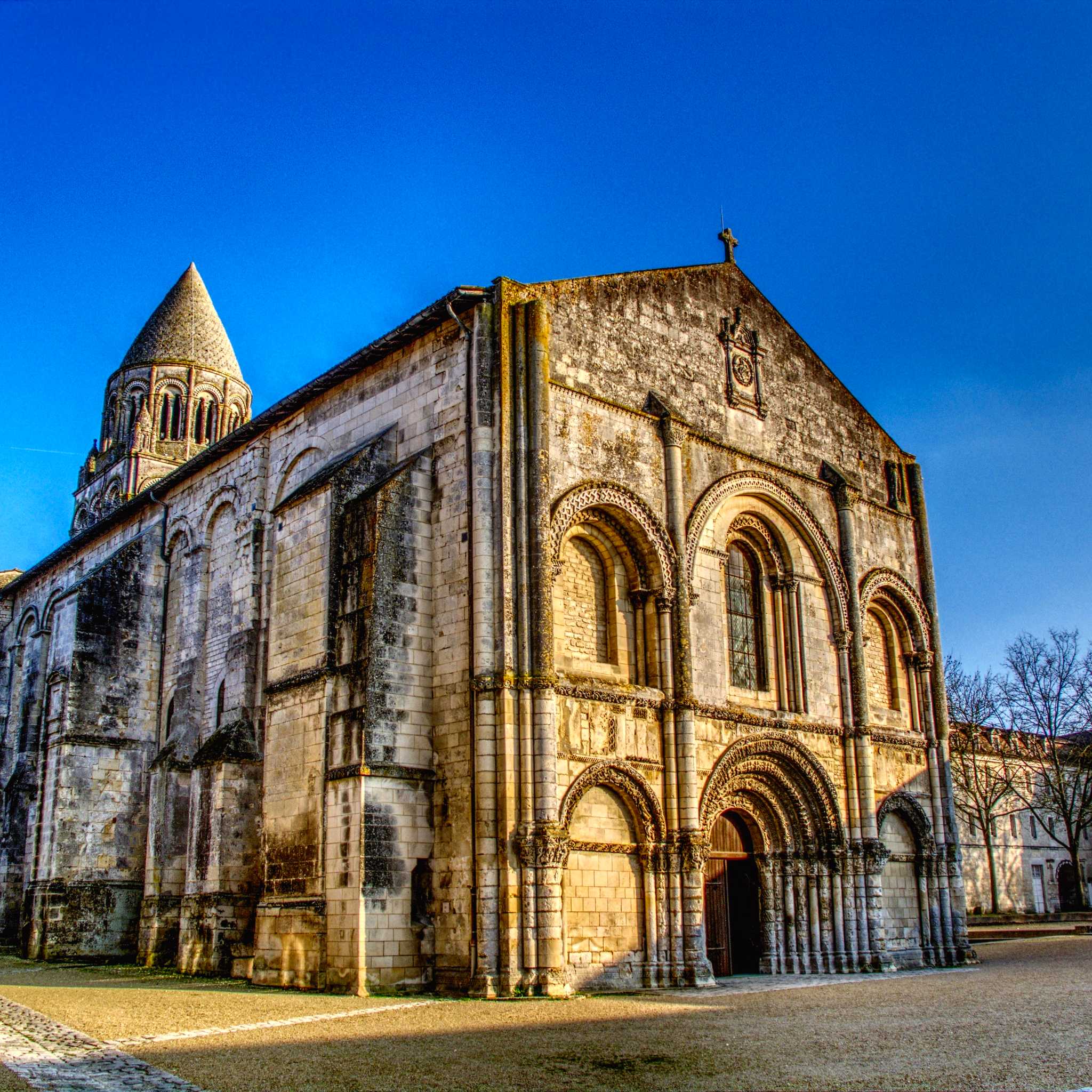 Saintes