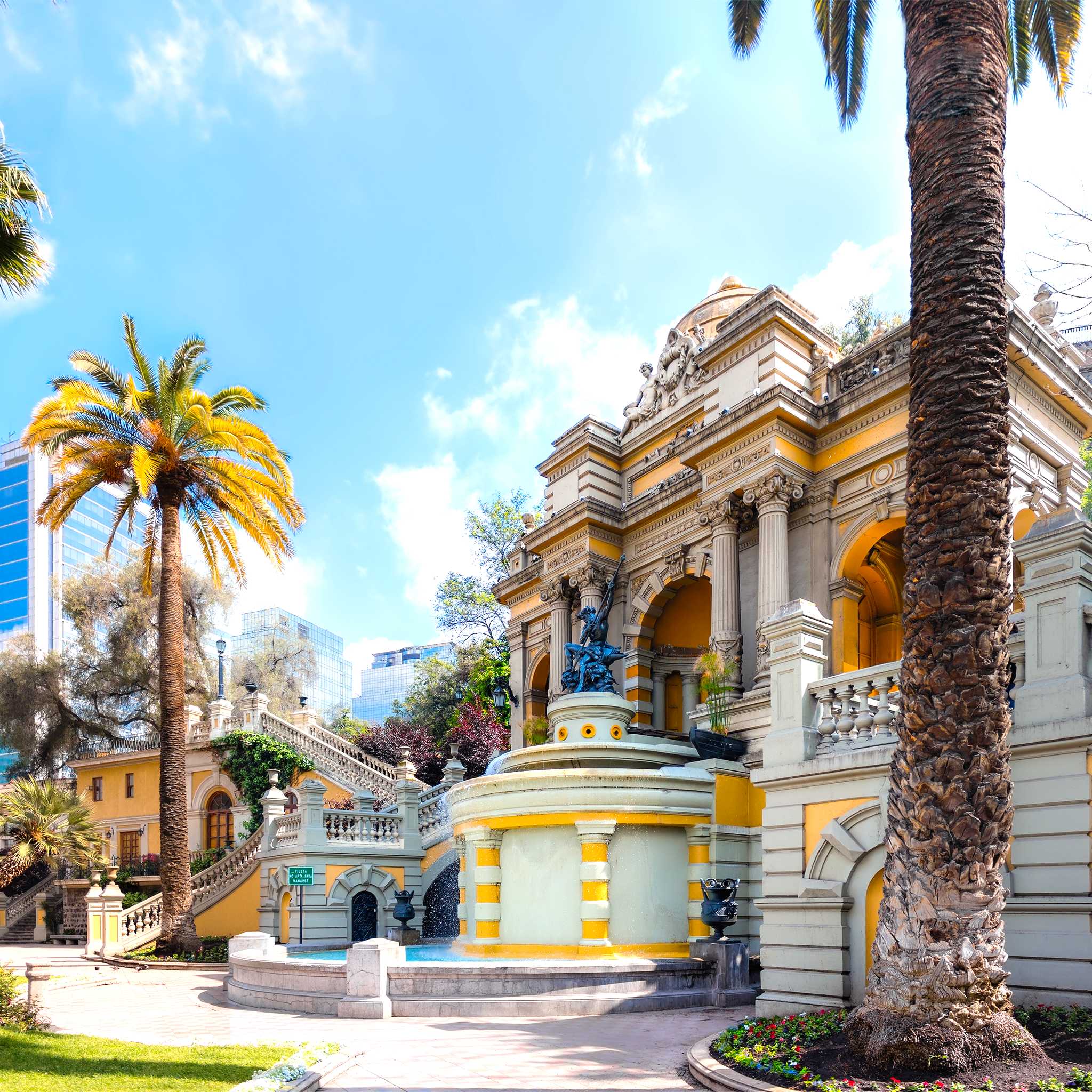 Private car transfers in Chile from Santiago Airport