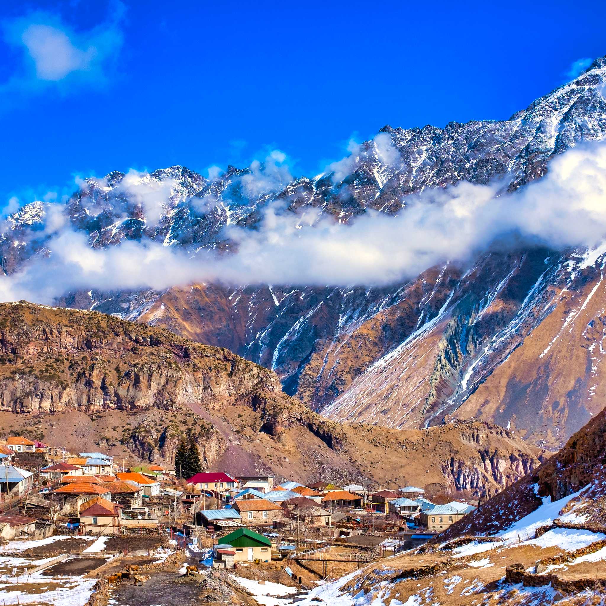 Private car transfers in Georgia from Stepantsminda