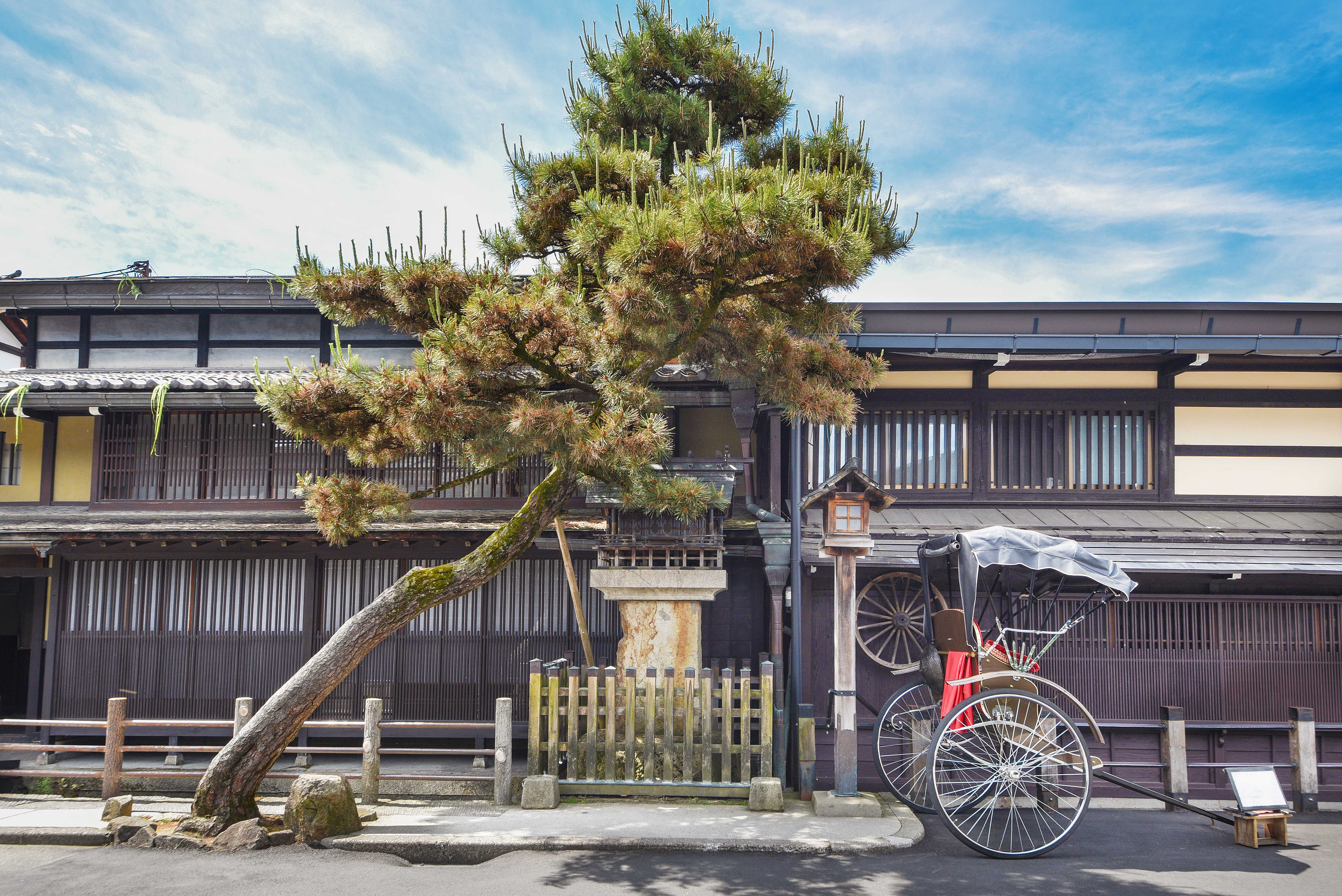Osaka to Takayama Private Transfer | Daytrip