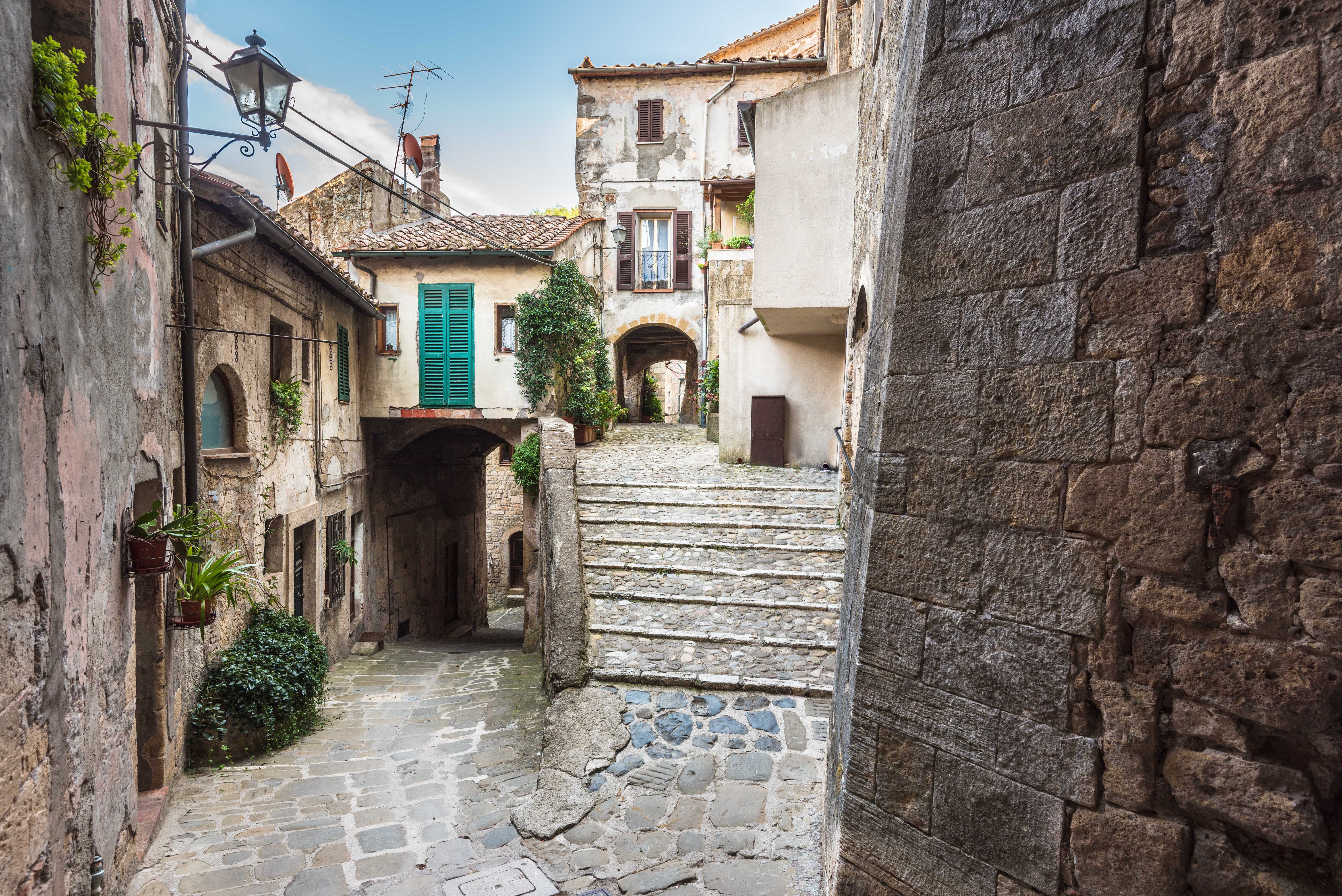 La Spezia to Tereglio Private Transfer | Daytrip