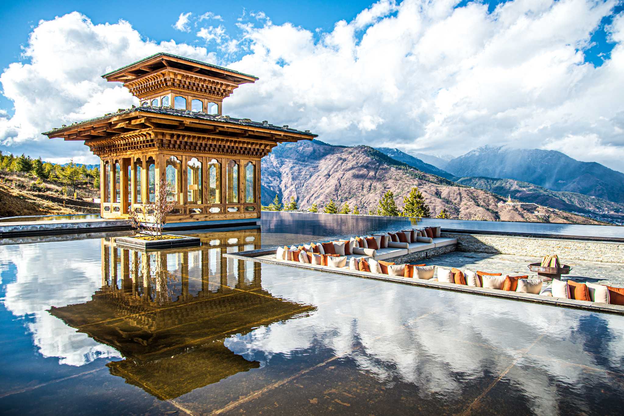 Servicios de traslado en coche privado en Thimphu - vista panorámica de Thimphu en Bután