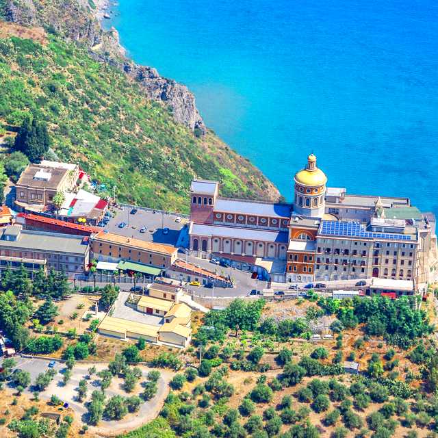 Catania to Tindari and Marinello Lakes: Private day trip