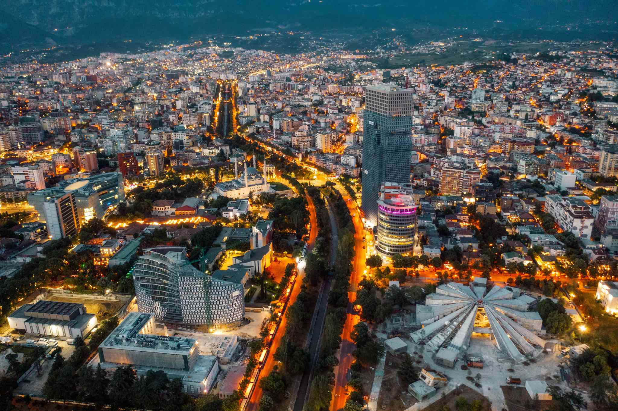 Vista panorámica de Tirana - excursión privada de un día desde Vlore - foto 4