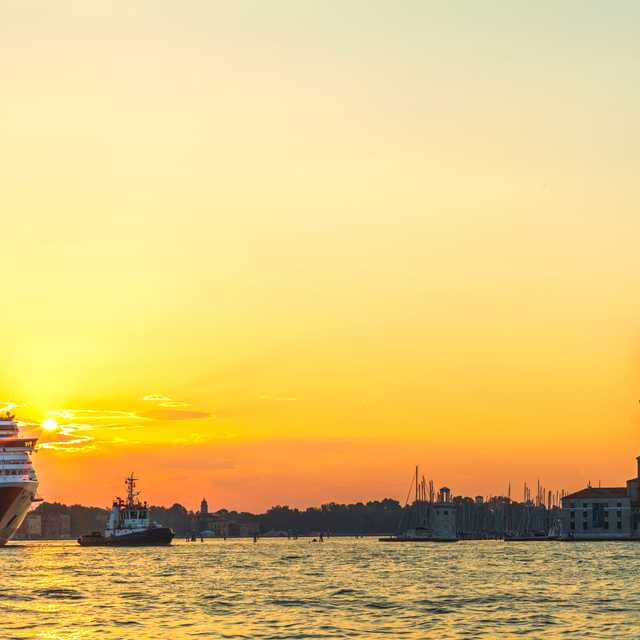 Maßgeschneiderte Fahrten für Italy Cruise Ports Guide | Day Trips & Private Transfers - Private Transfers von Daytrip