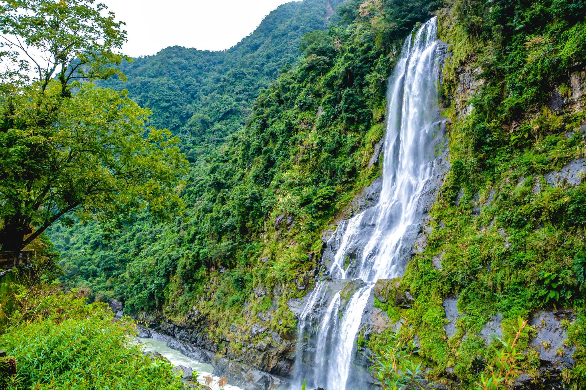Itinerary stop at Wulai Falls on private day trip from Taipei