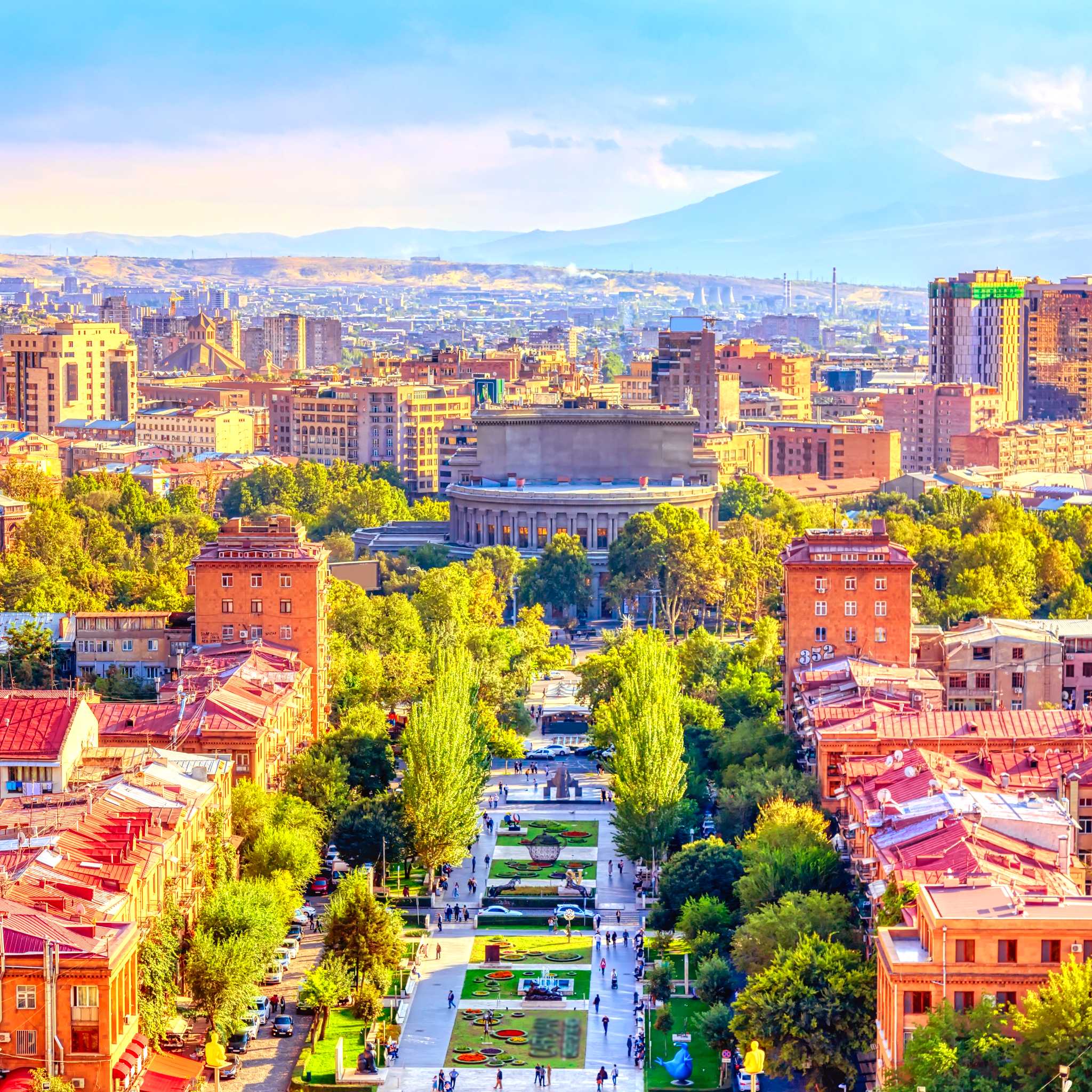 Private car transfers in Armenia from Zvartnots International Airport