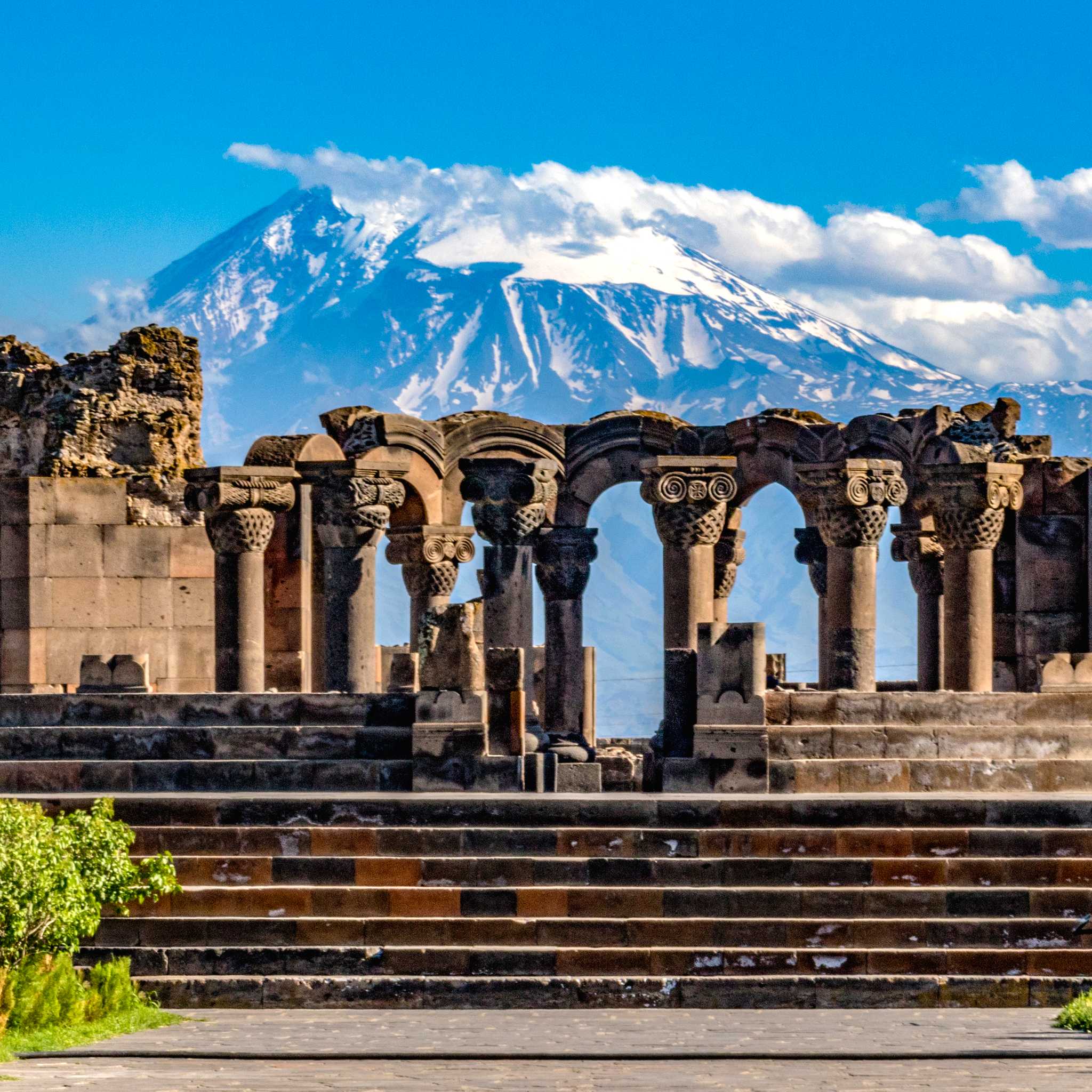 Private car transfers in Armenia from Yerevan