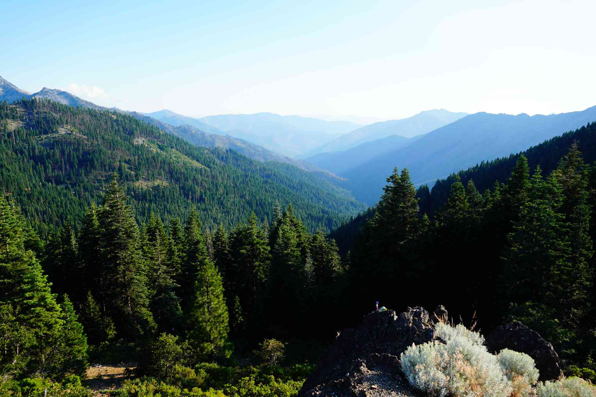 Blick auf die Landschaft von Yreka, CA - private Tagesreise von Crescent City, CA - Foto 2
