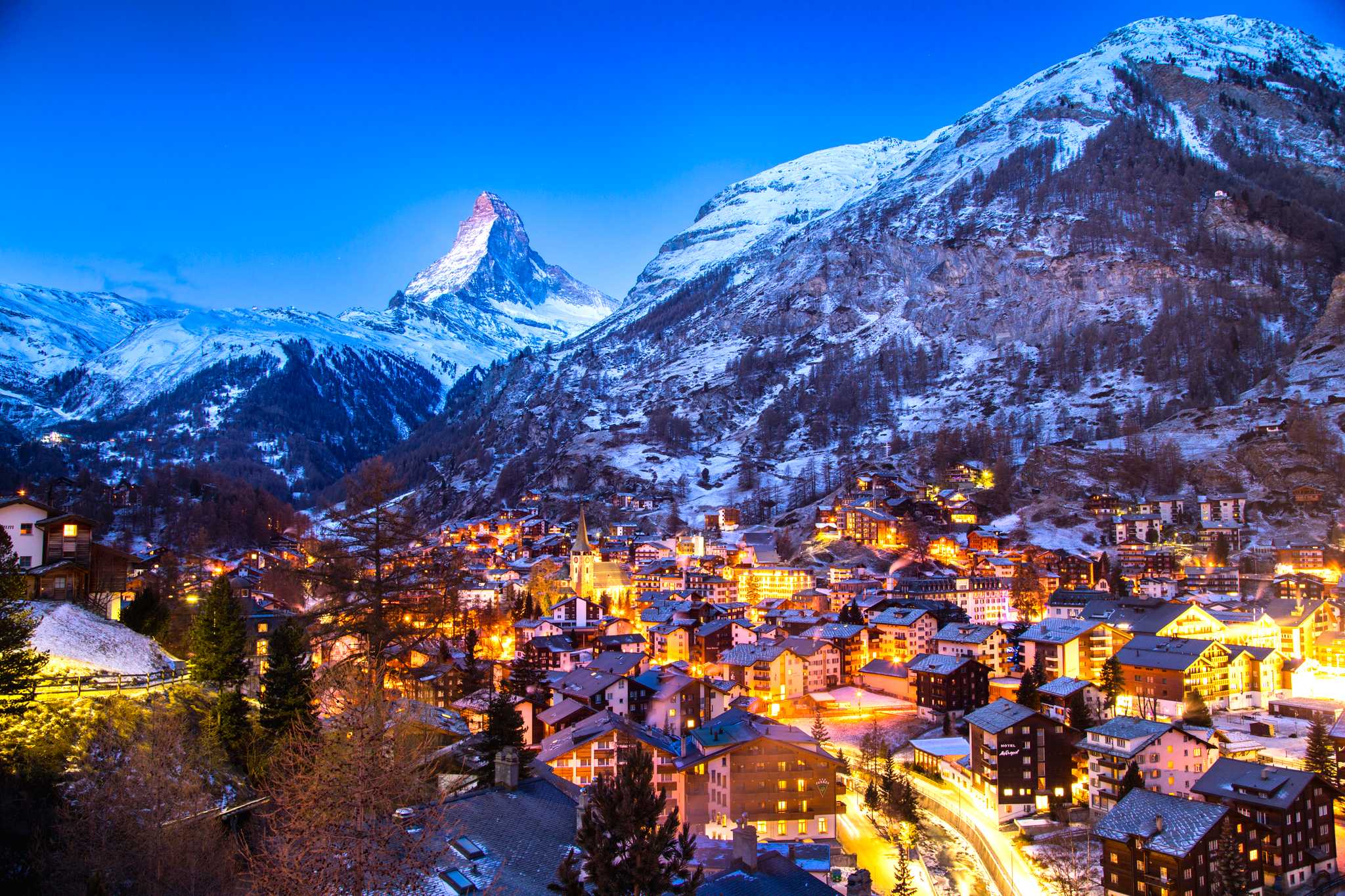 Lugano to Zermatt-Tasch station: Private day trip