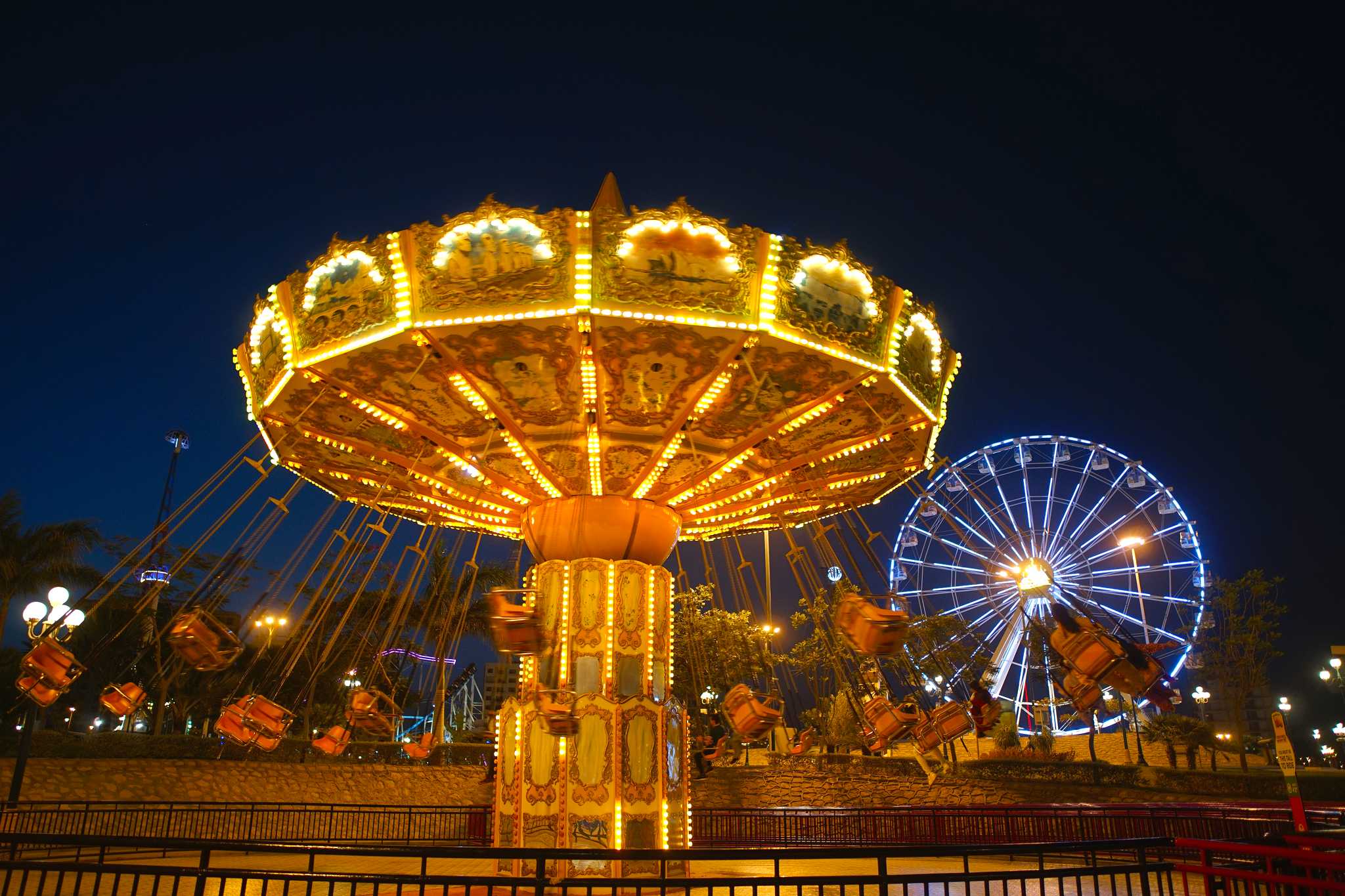 Nice to Antibes Land โ Amusement Park: Private day trip