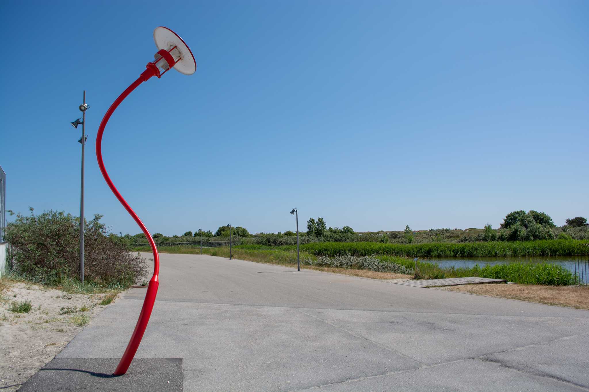 在 从 copenhagen-airport-dk 到 jonkoping-se 的途中，参观 Arken Museum of Modern Art ，通过 Daytrip