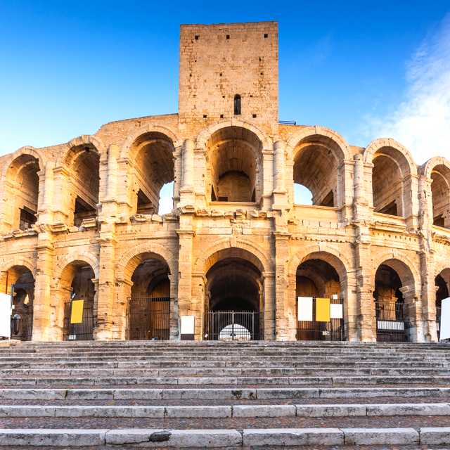 Marseille to Arles and Les Baux: Private day trip