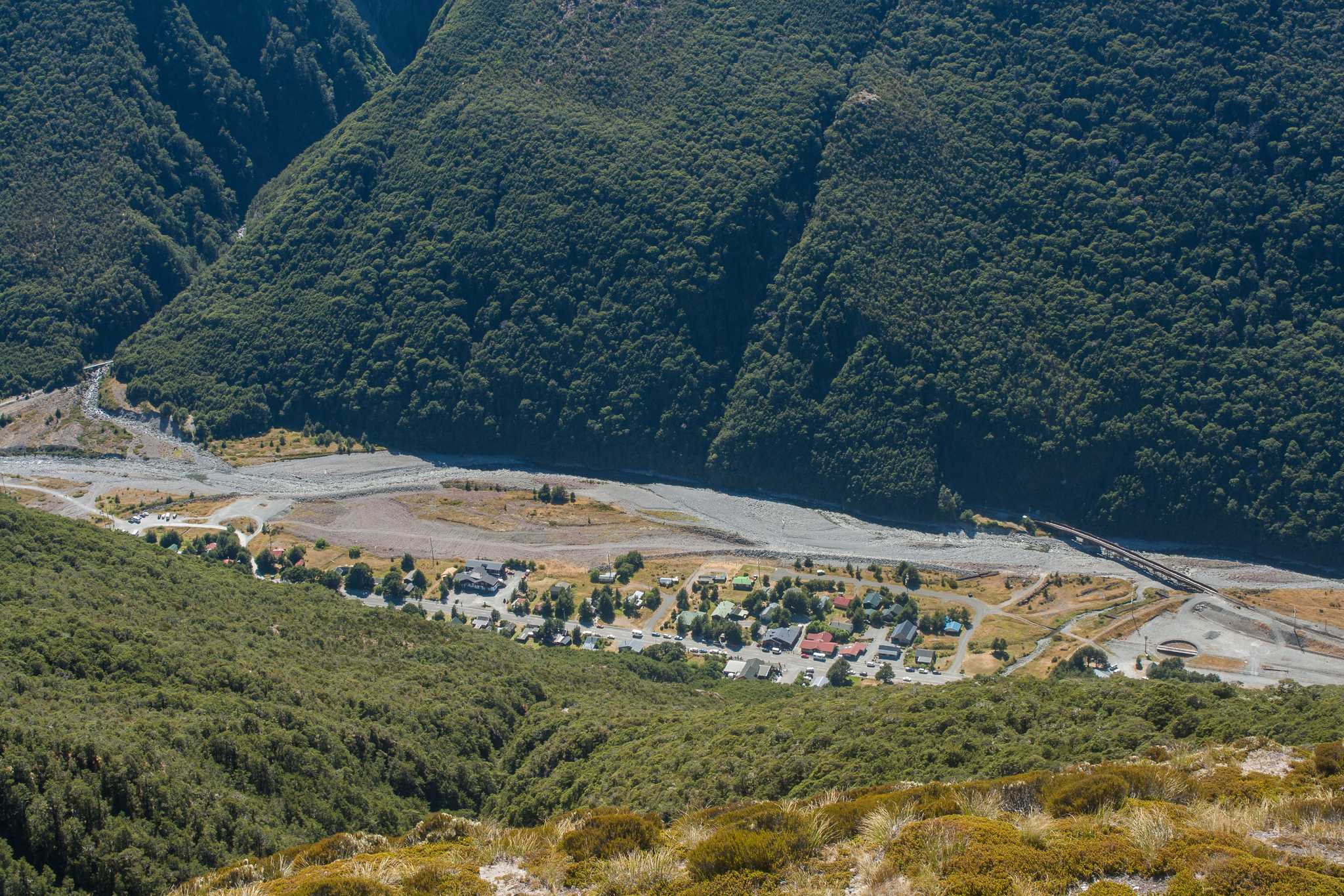 Arrêt de l'itinéraire à Arthur's Pass Village lors d'une excursion privée d'une journée depuis Christchurch