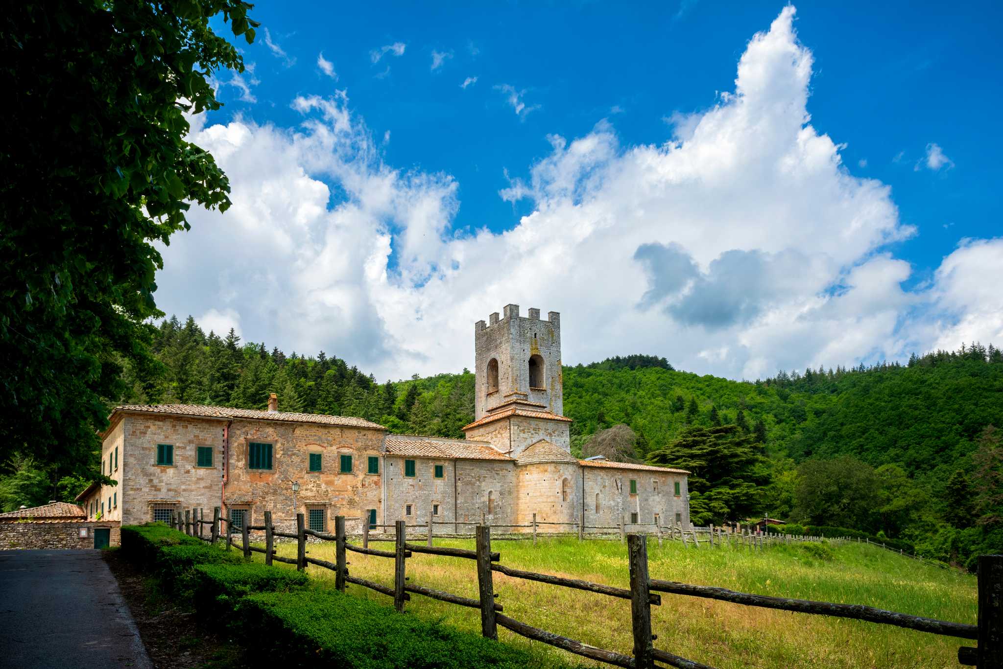 Privata biltransfertjÀnster i Badia a Coltibuono - naturskön vy över Badia a Coltibuono i Italien