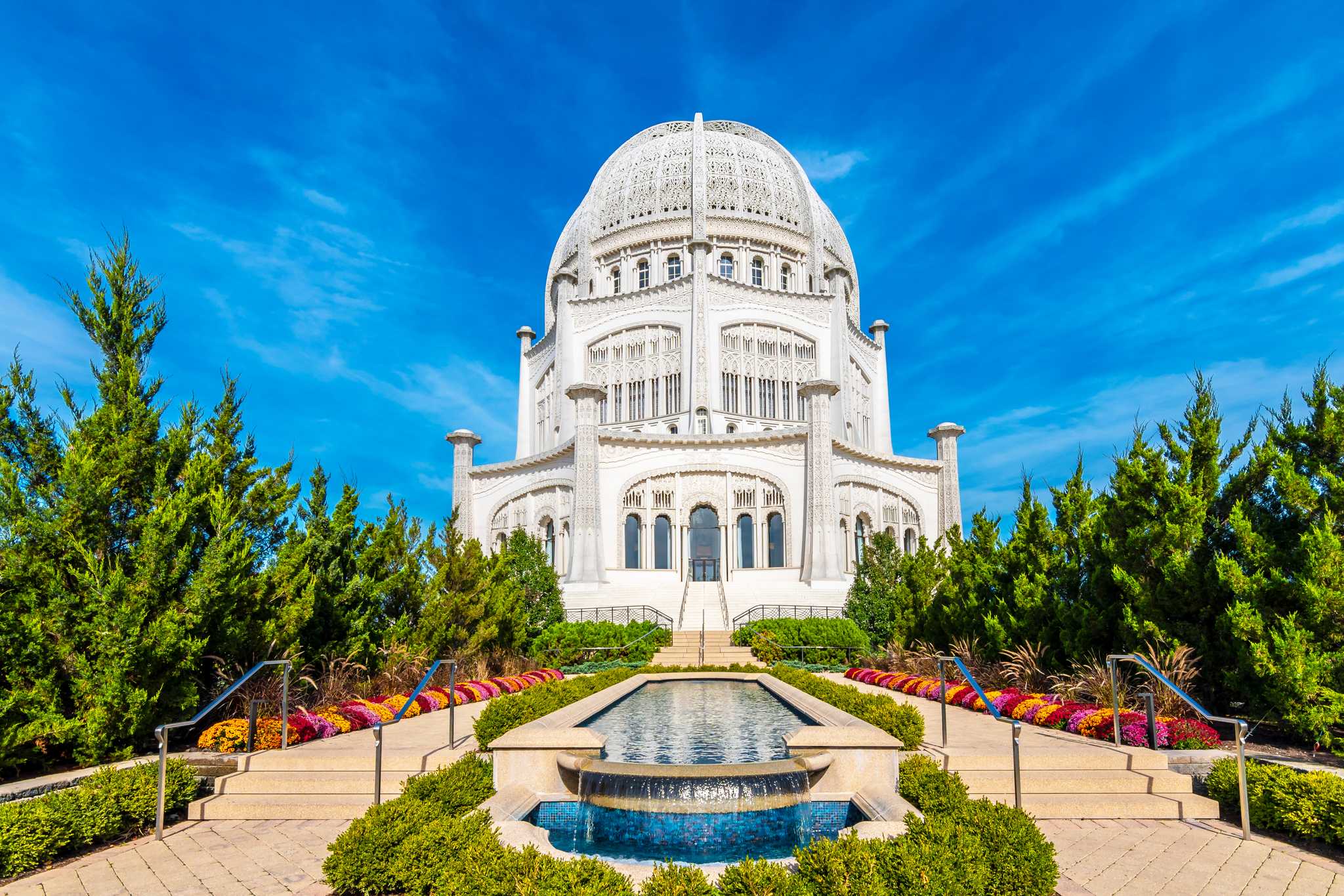 在 从 chestnut-mountain-resort-il-us 到 chicago-il-us 的途中，参观 Bahaʼi House of Worship ，通过 Daytrip