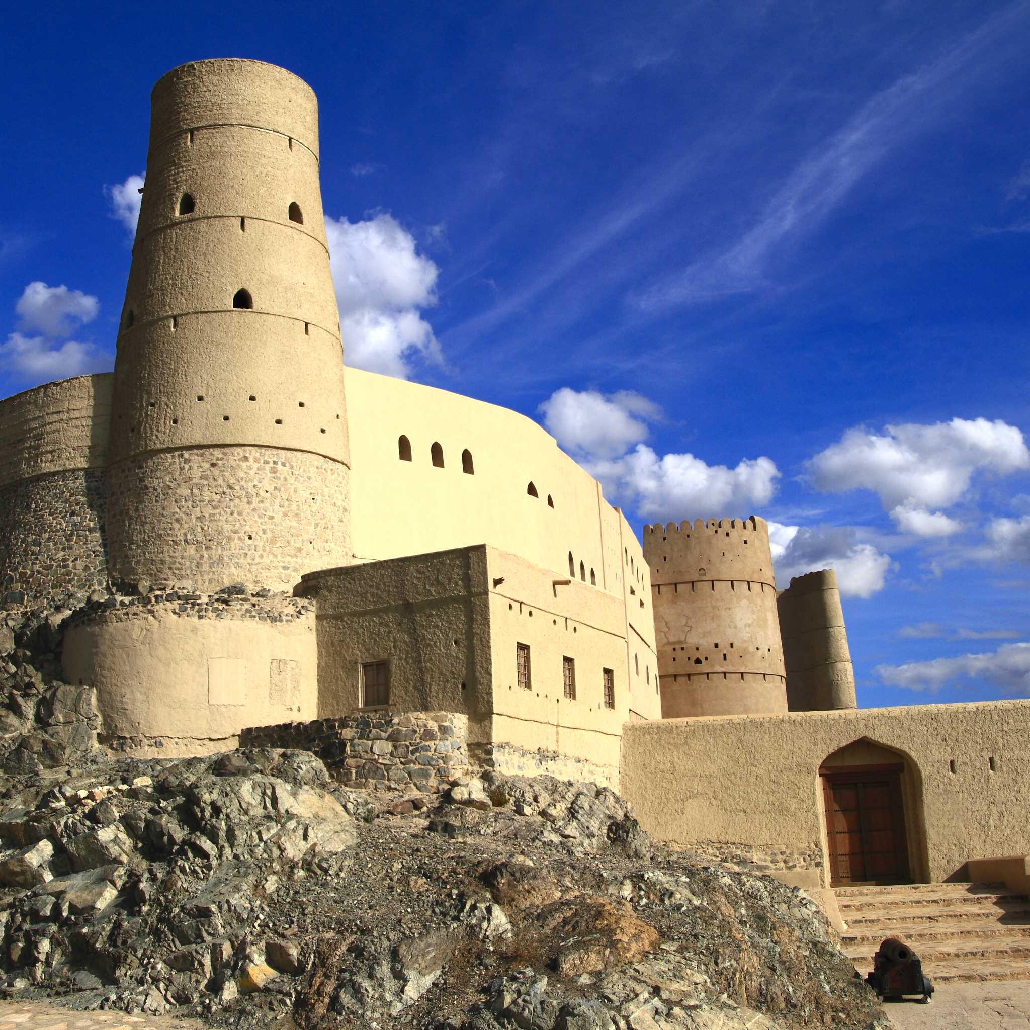 Private car transfers in Oman from Bahla Fort