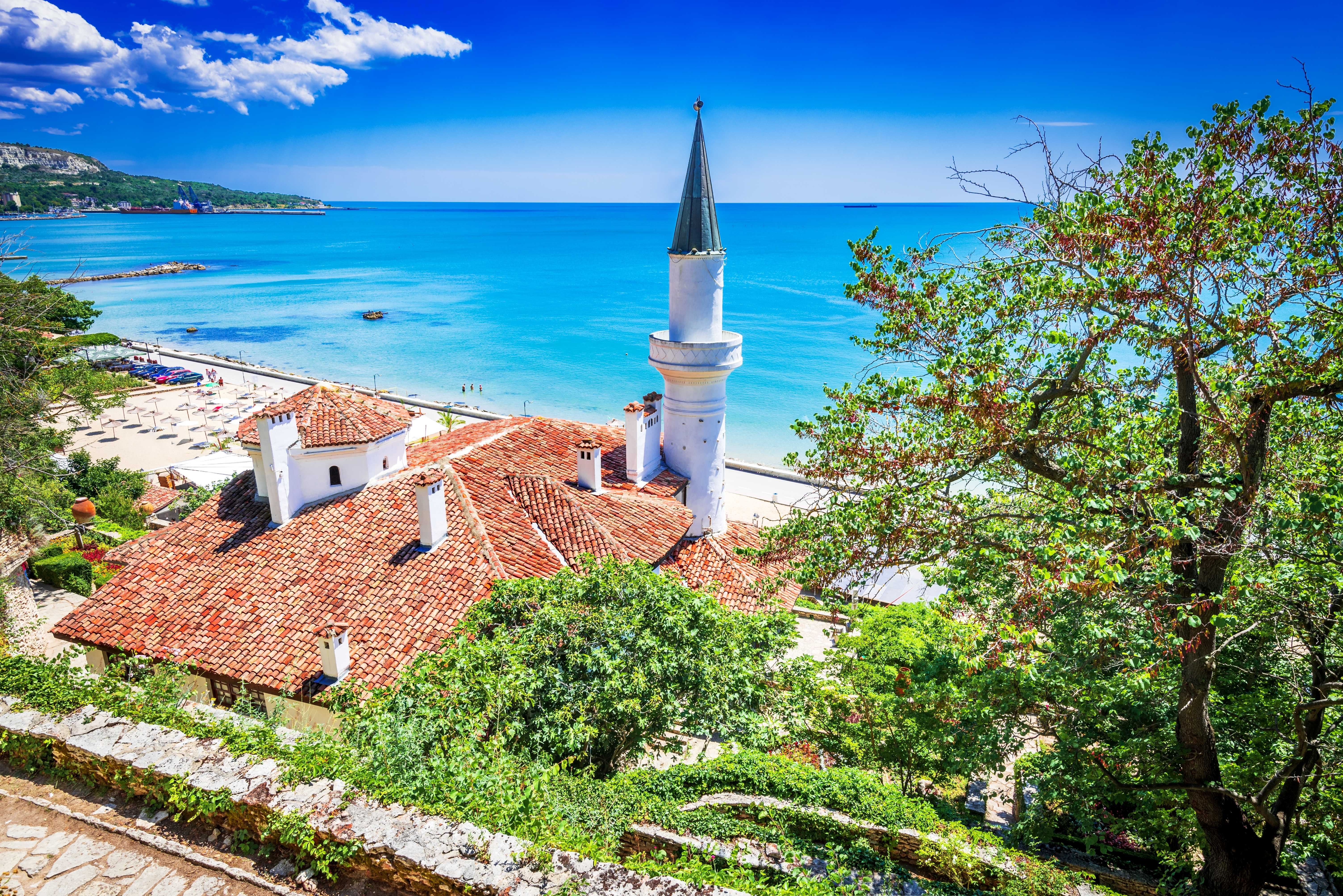 Private Day Trip from Varna to Balchik and Albena