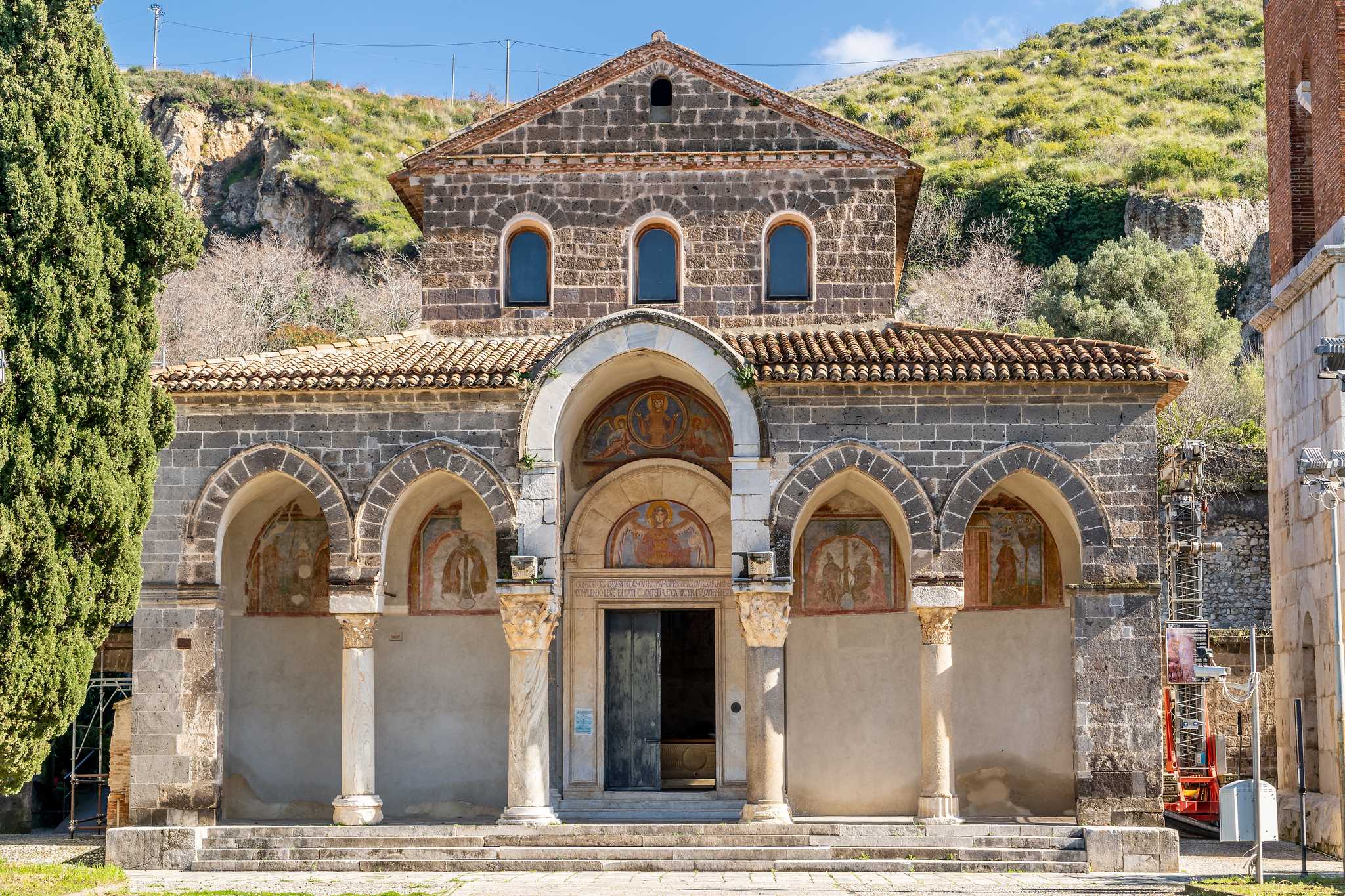 Visit Basilica of Sant’Angelo in Formis on the way from caserta-it to capua-it with Daytrip