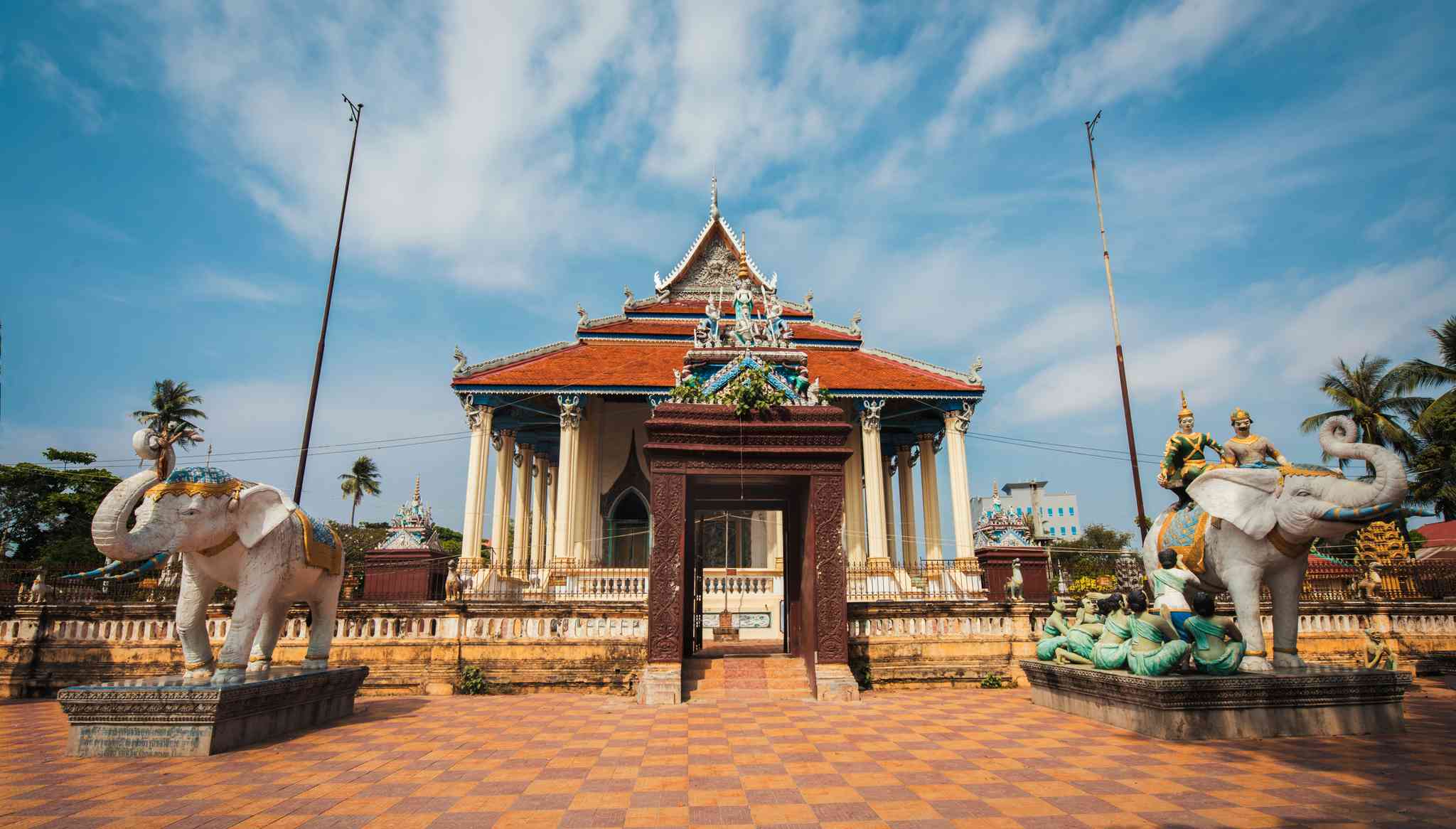 Scenic view of Phnom Penh - private day trip from Battambang - photo 3