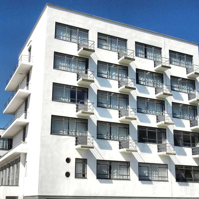 Berlin to Bauhaus Dessau: Private day trip