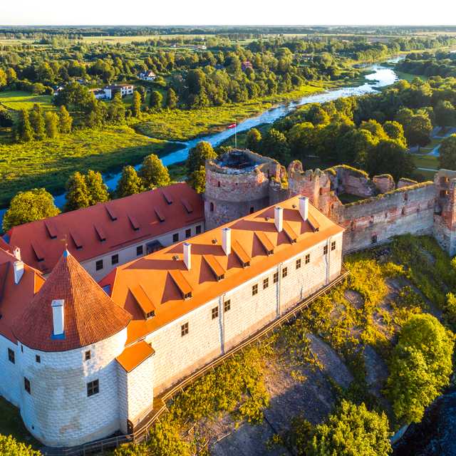 Riga to Rundale Palace and Bauska Castle: Private day trip
