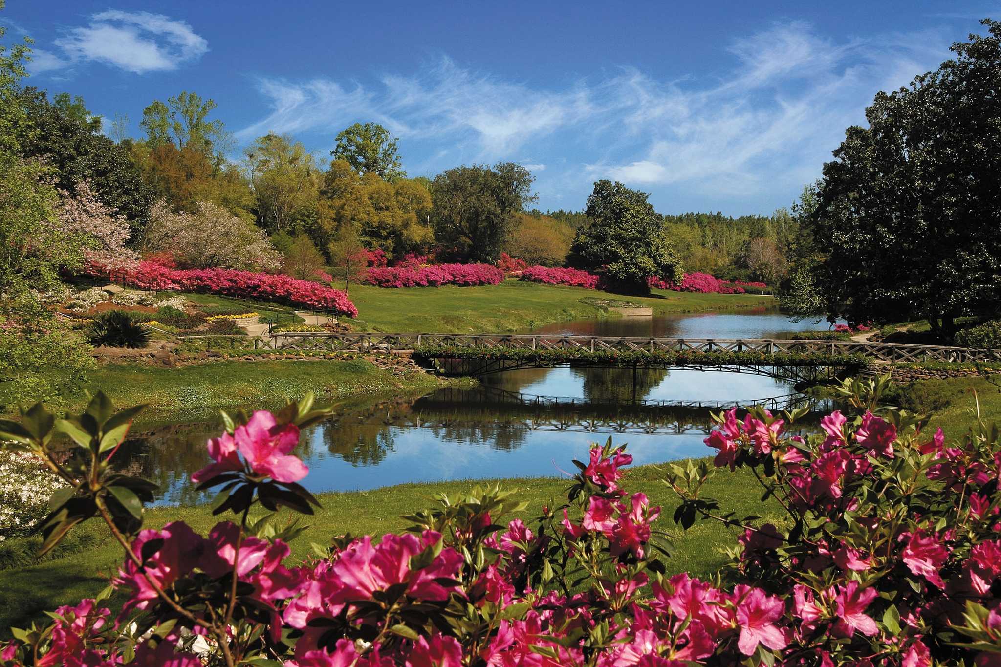 Visit Bellingrath Gardens & Home on the way from destin-fort-walton-beach-airport-us to mobile-al-us with Daytrip
