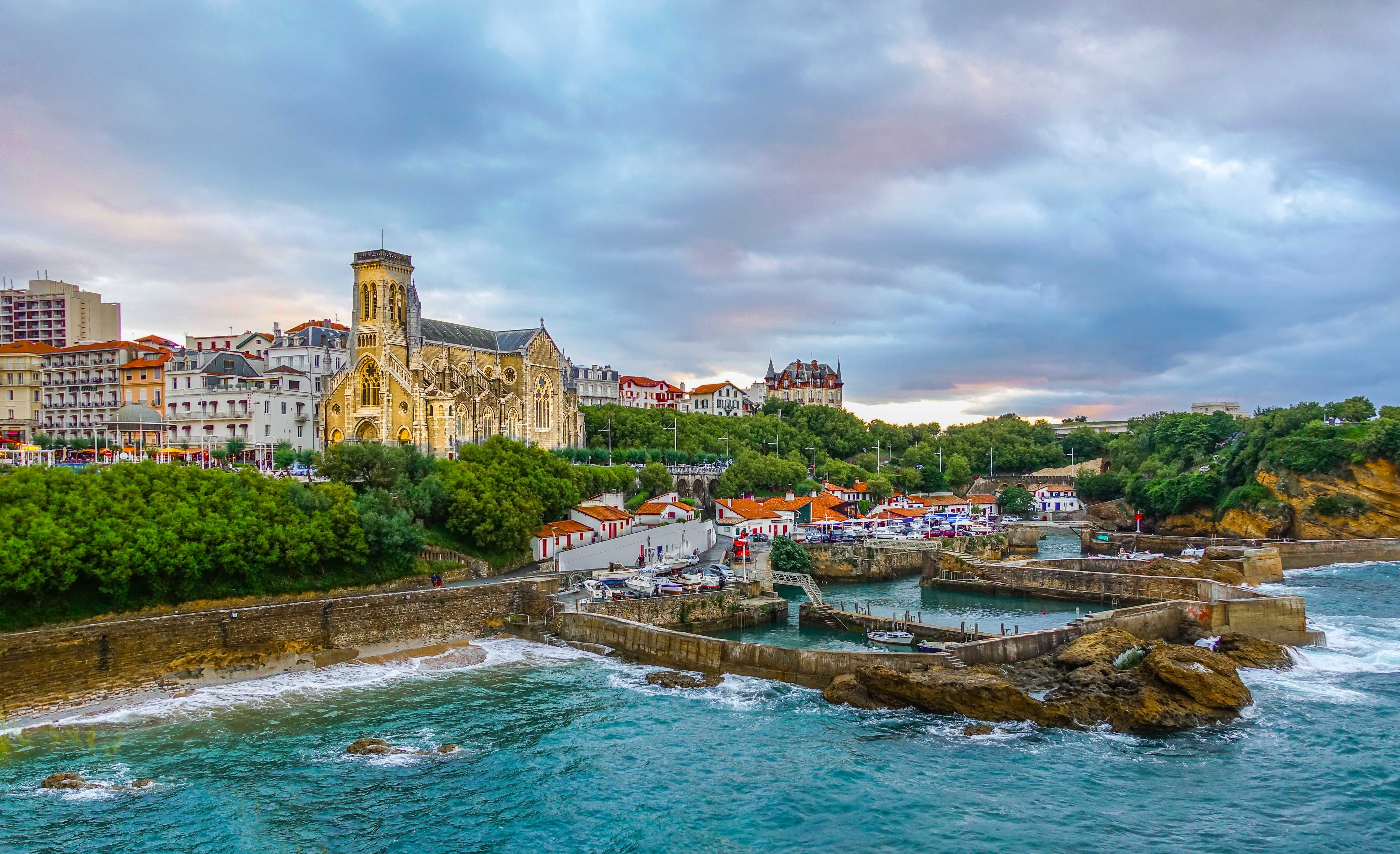 Madrid to Biarritz Private Transfer | Daytrip