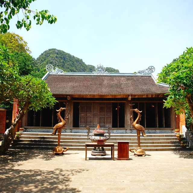 Hanoi to Bich Dong Pagoda and Bai Dinh Pagoda: Day trip