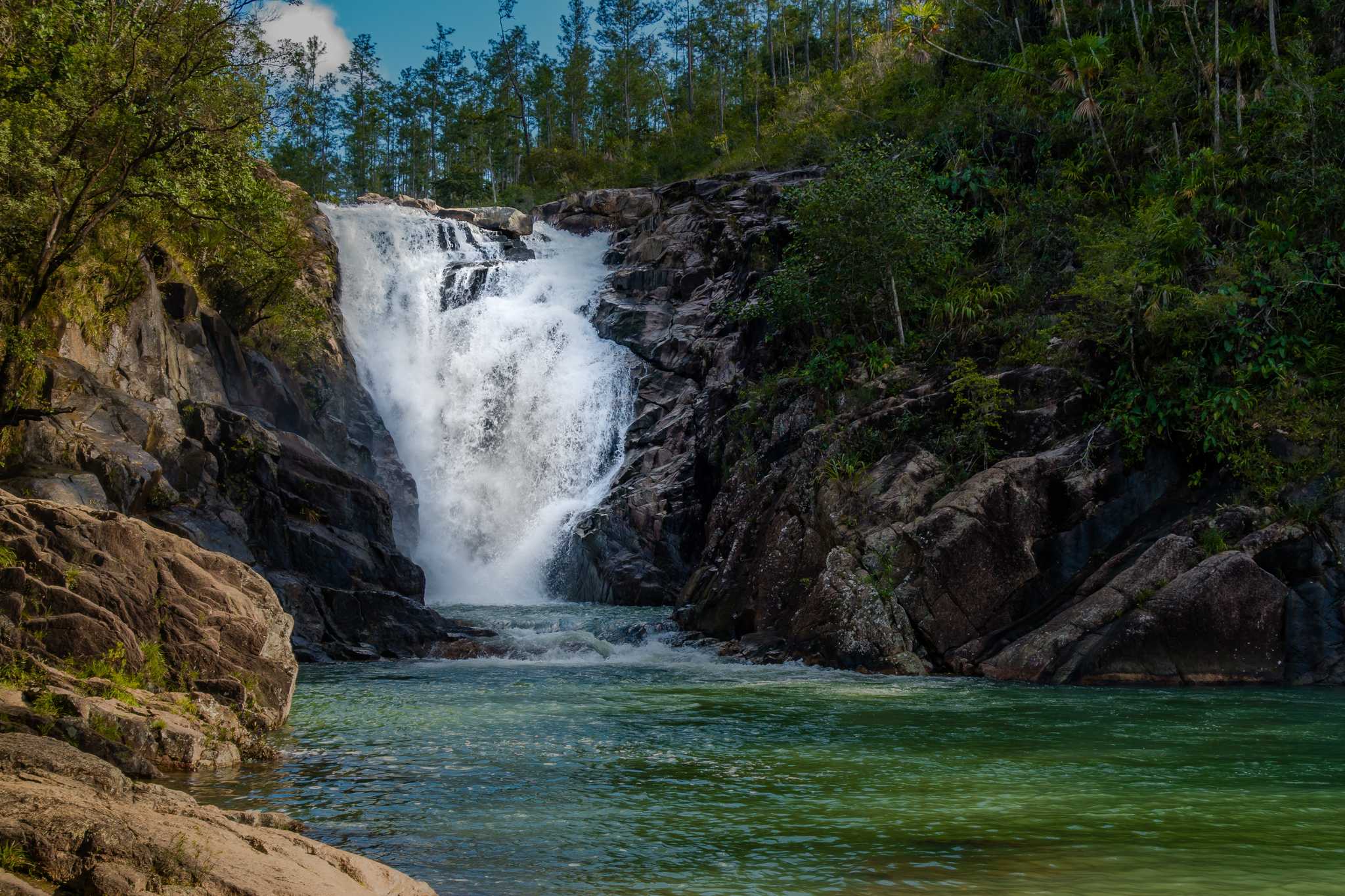 Parada no itinerário em Big Rock Falls em viagem particular de um dia a partir de Belize City