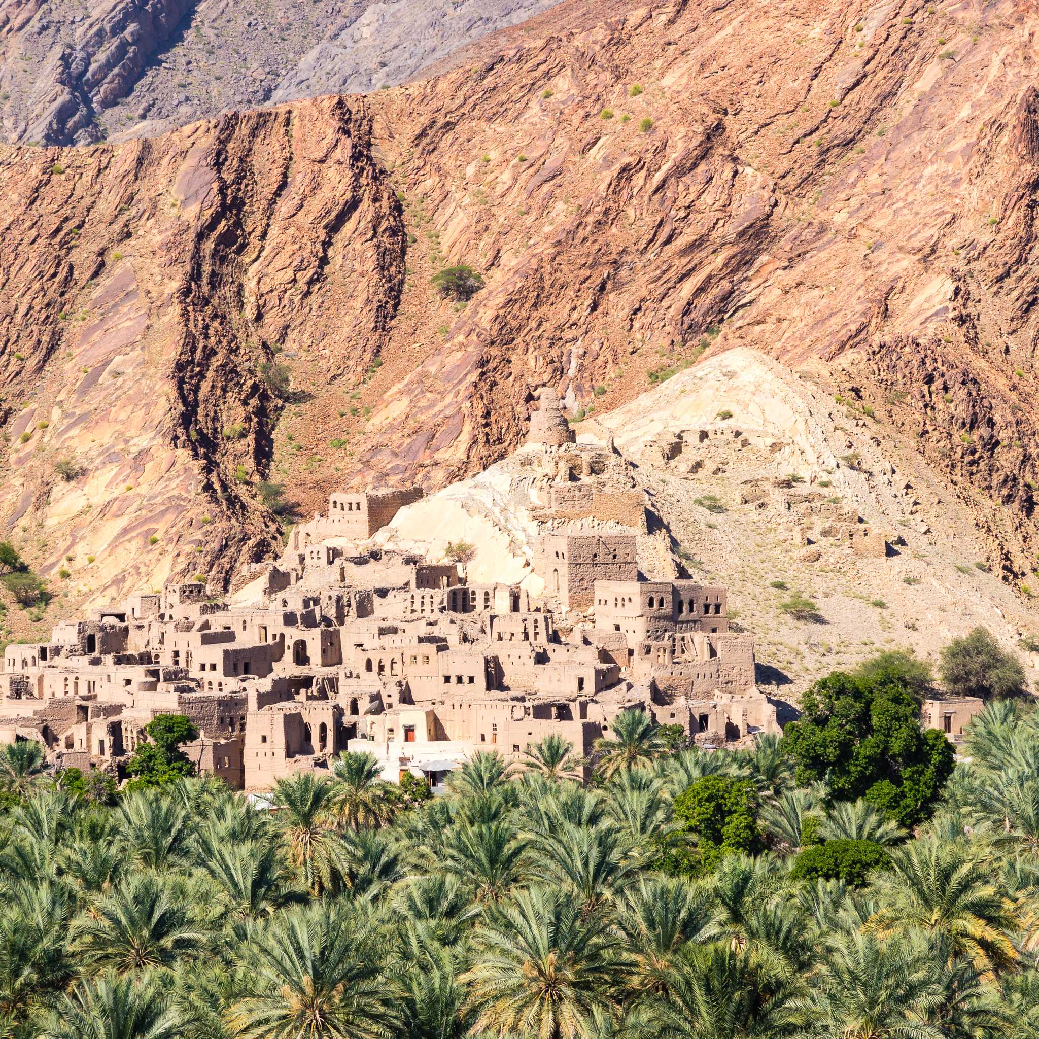 Private car transfers in Oman from Birkat Al Mouz