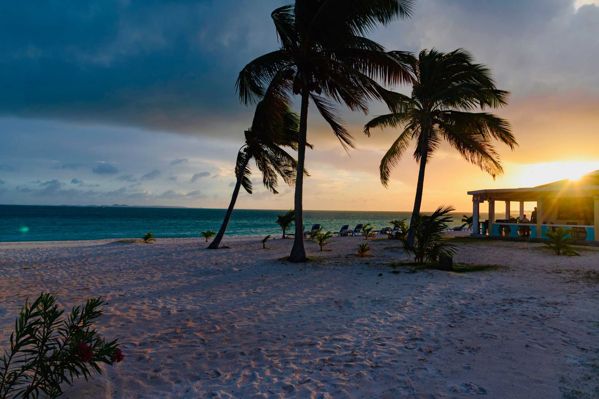 blowing-point-ai에서 mount-fortune-ai으로 가는 길에 Daytrip 으로 Black Garden Bay 방문하기