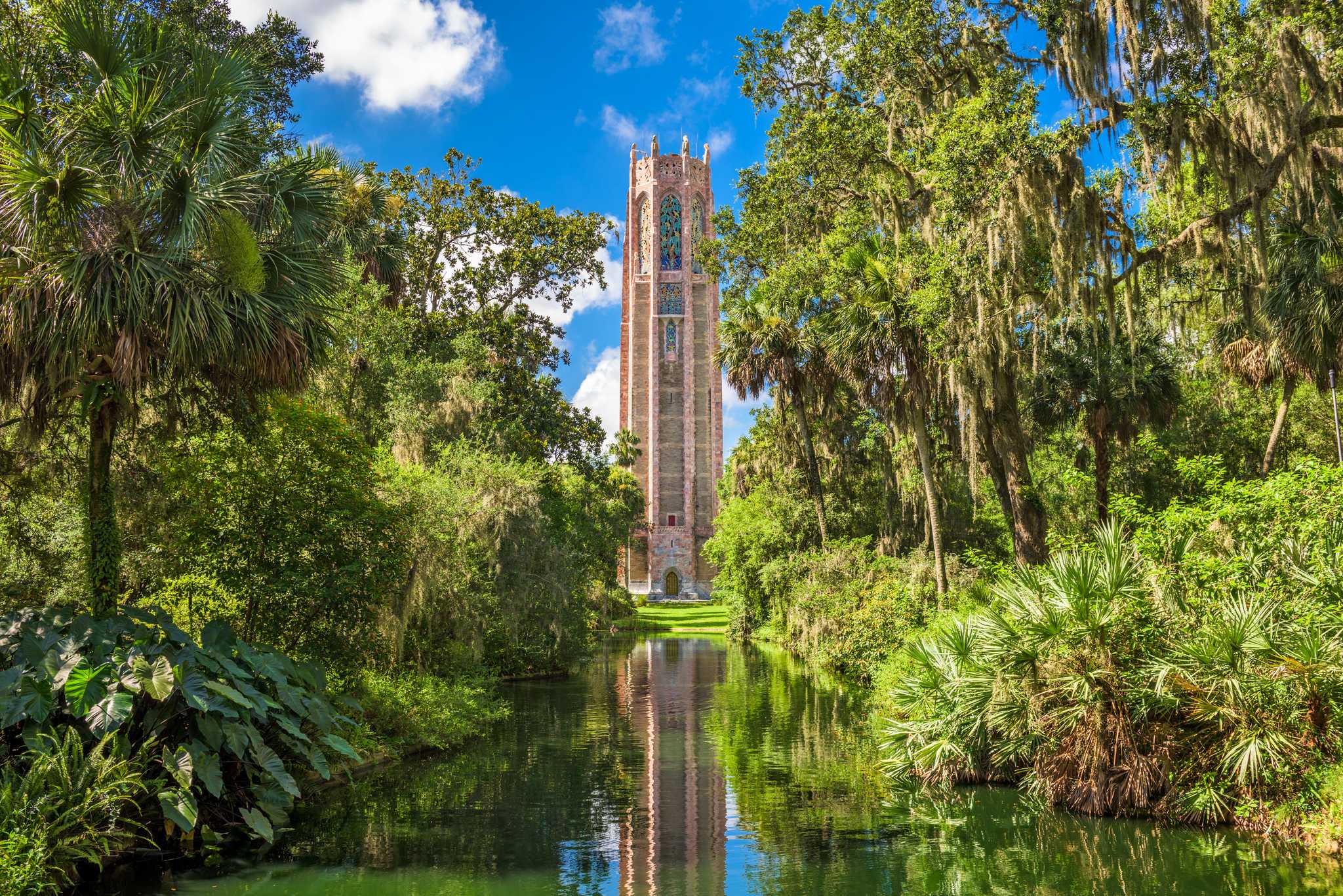 Visitar Bok Tower Gardens en el camino de st-petersburg-fl-us a west-palm-beach-fl-us con Daytrip