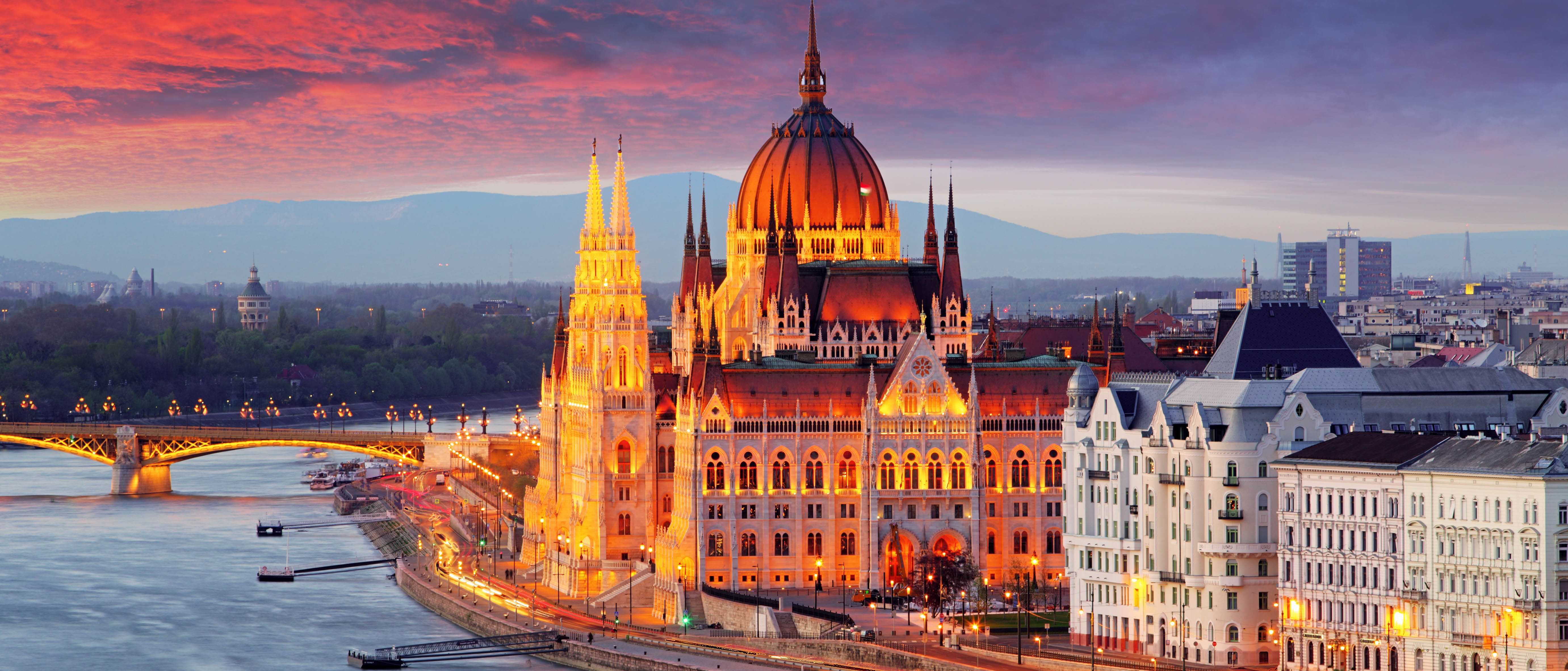 Vienna to Budapest Private Transfer | Daytrip