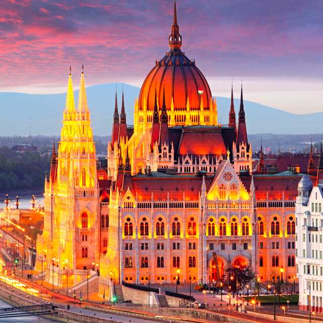 Vienna to Budapest and Gyor: Private day trip