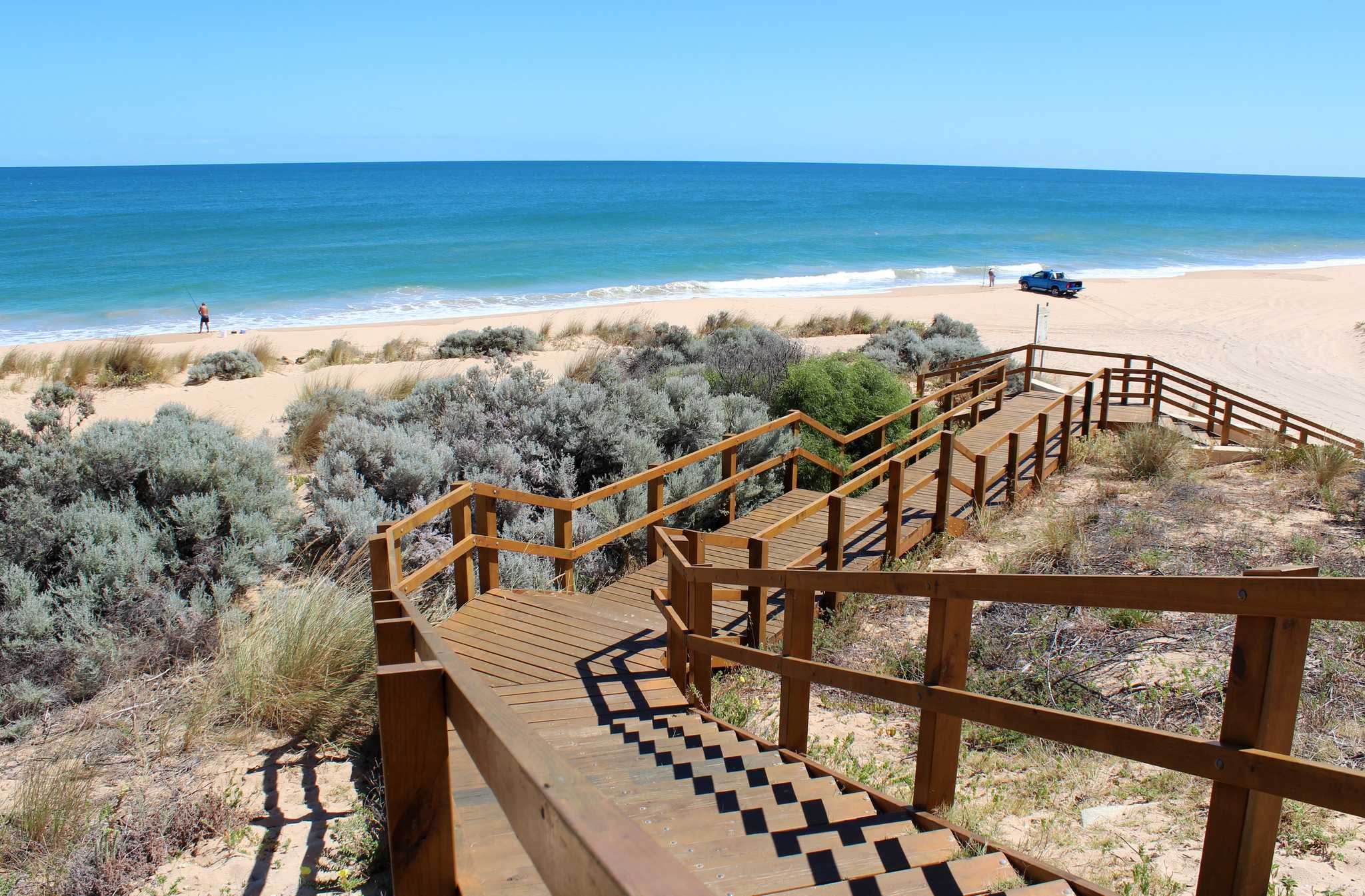 Autrefois un port industriel, cette ville côtière abrite désormais des bars à vin intimes, des boutiques audacieuses et des dauphins amicaux.