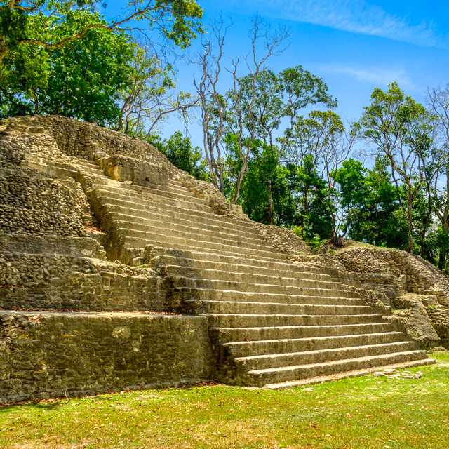 Belize City to San Ignacio and Cahal Pech: Private day trip