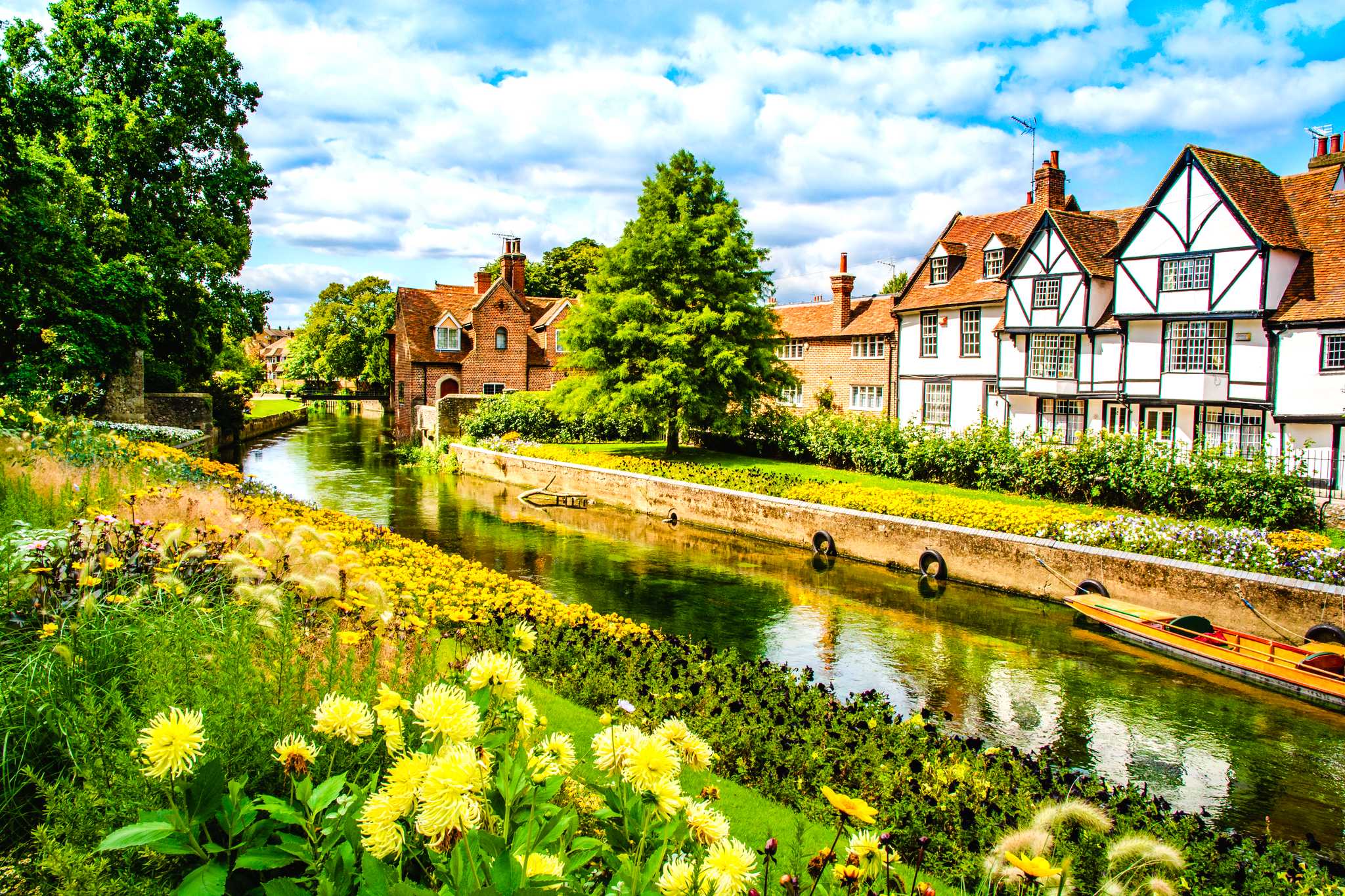 London to Leeds Castle and Canterbury: Guided day tour