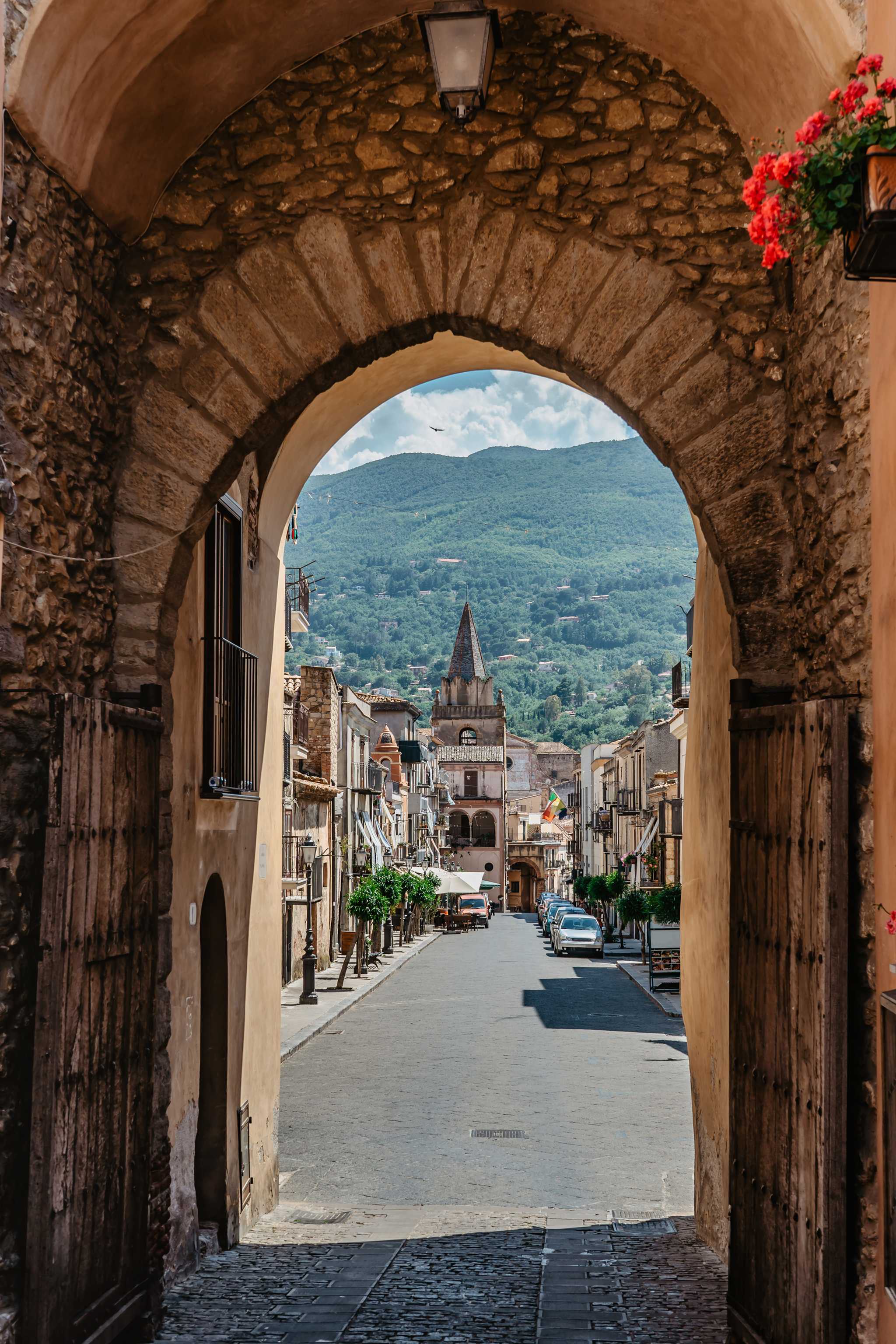 Visitez Castelbuono sur le chemin de corleone-it à cefalu-it avec Daytrip