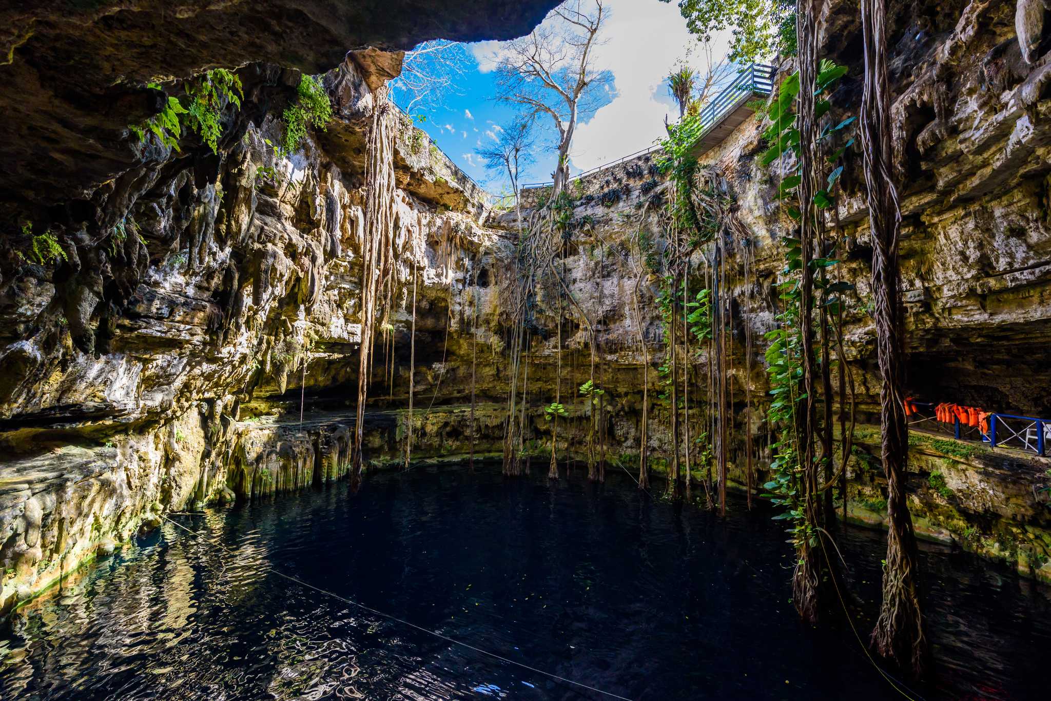 Reiseroute Stop in Cenote San Lorenzo Oxman auf privatem Tagesausflug von Cancun