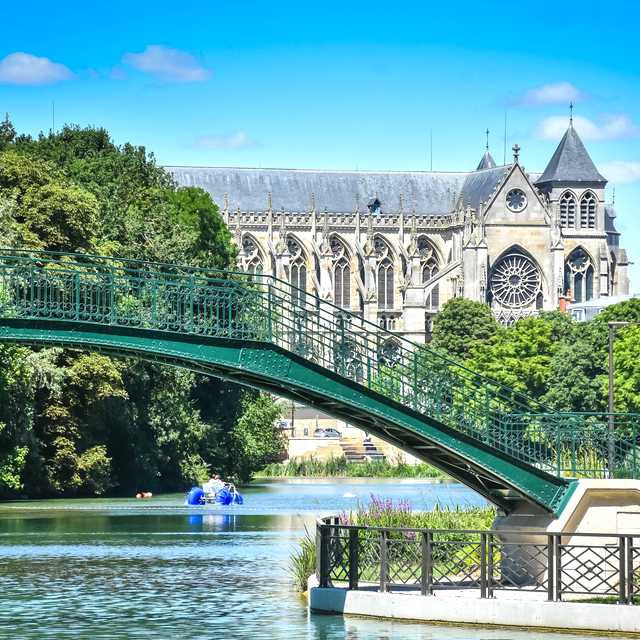 Reims to Chalons-en-Champagne and Sainte-Menehould: Day trip