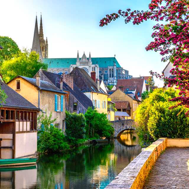 Rouen to Chartres and Le Mans: Private day trip