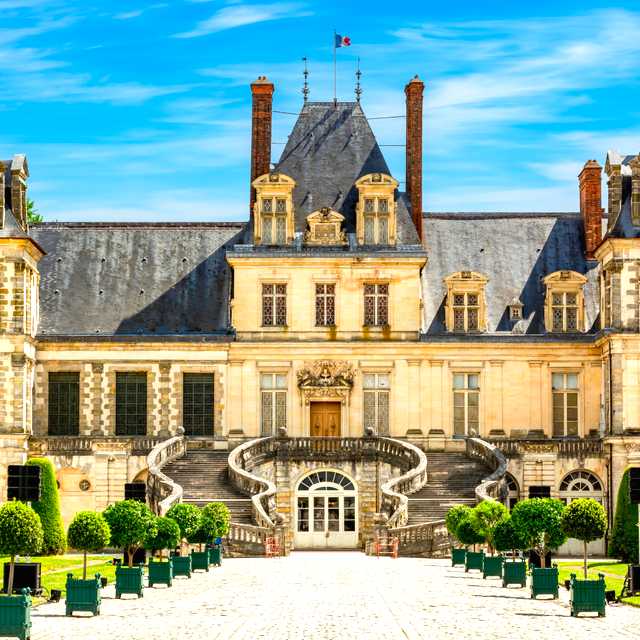 Paris to the Palace of Fontainebleau: Private day trip