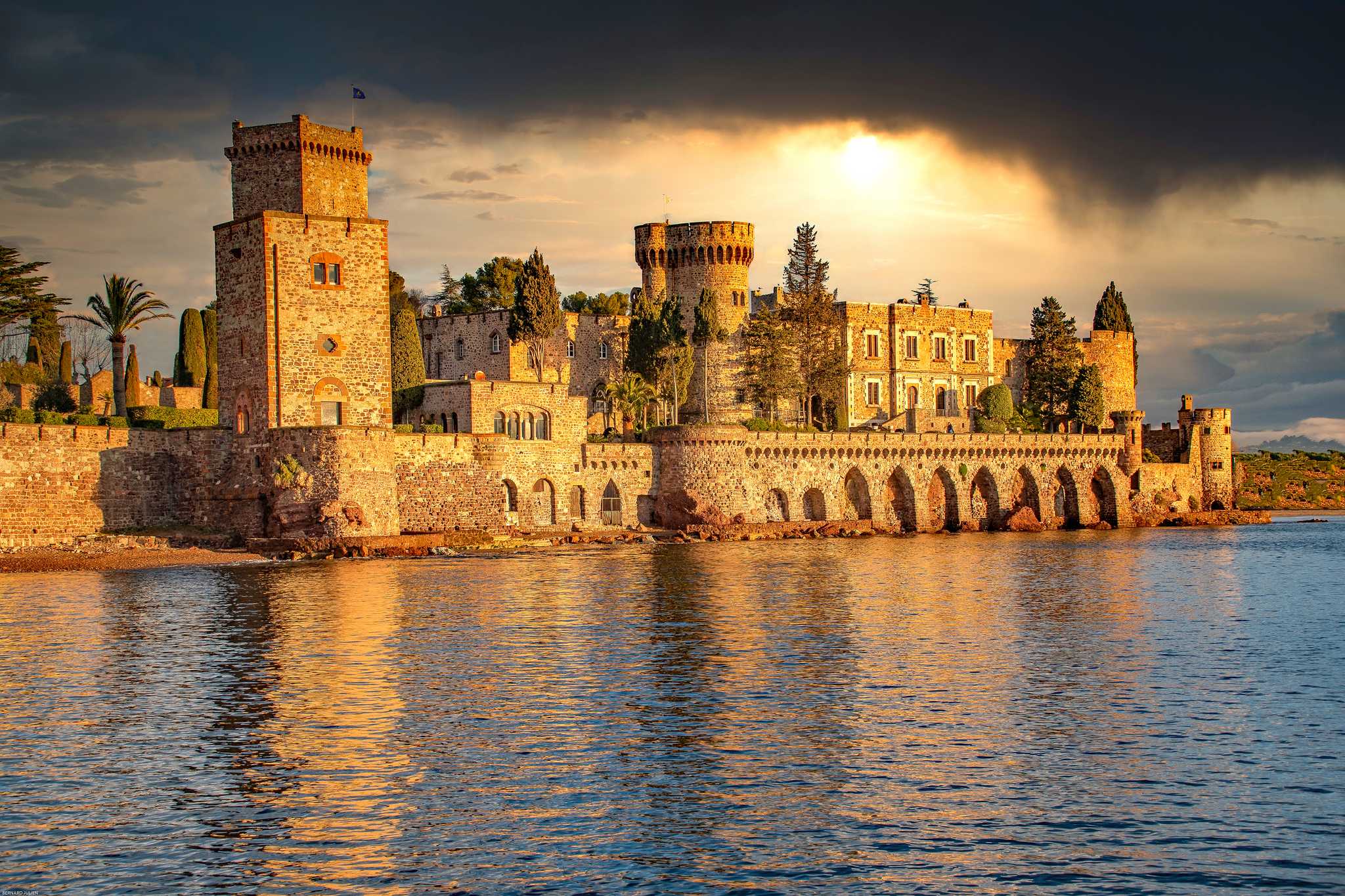 Itinerary stop at Chateau de La Napoule on private day trip from Cannes