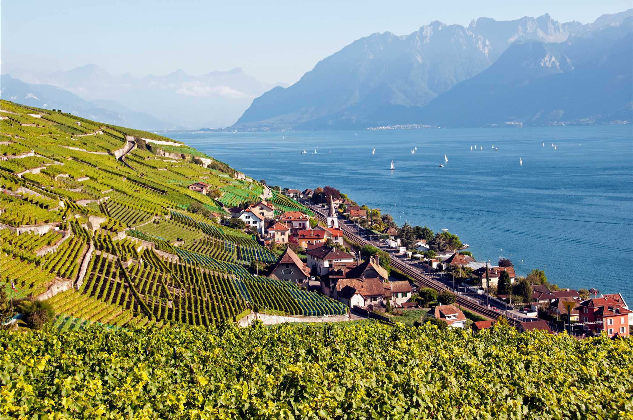 Servicios de traslado en coche privado en Chexbres - vista panorámica de Chexbres en Suiza